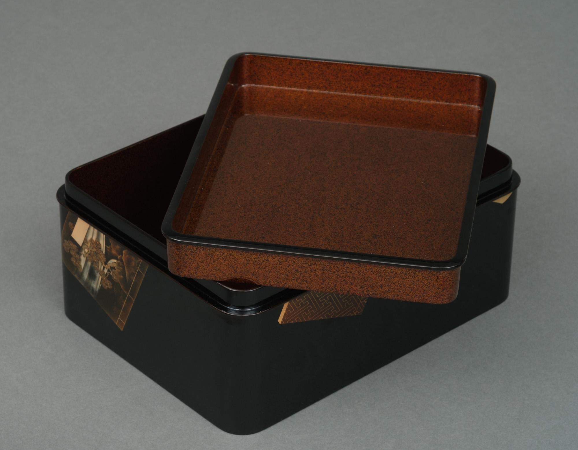 Japanese lacquer tebako 手箱 (box for personal accessories) with book design For Sale 6