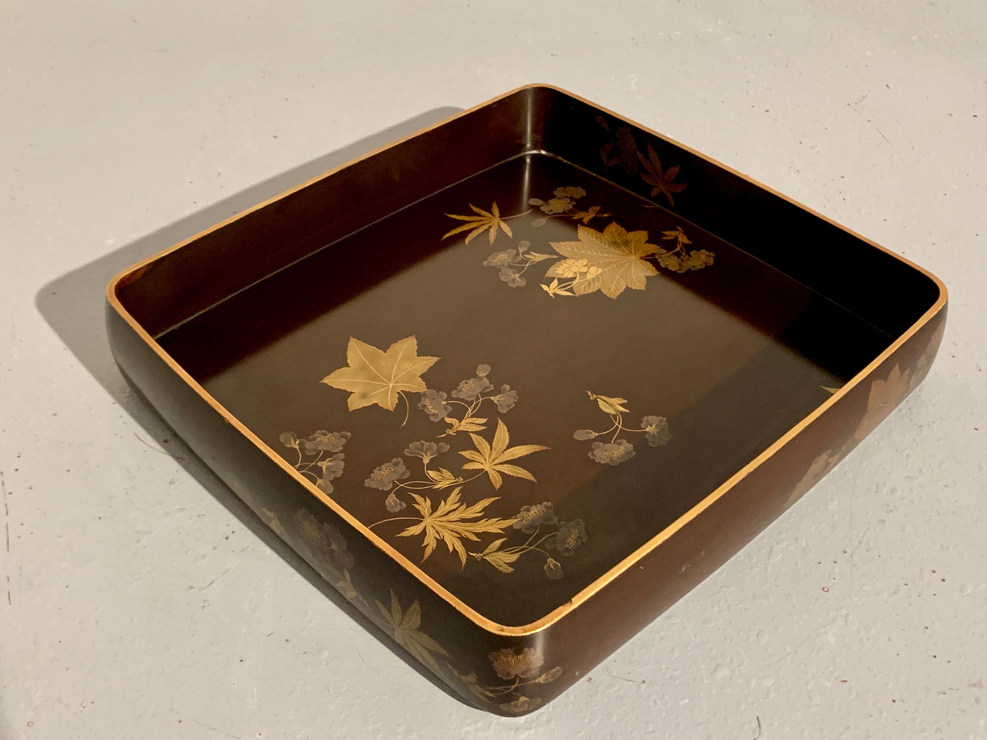 Hand-Crafted Japanese Lacquer Tray by Zohiko, Meiji Period, Early 20th Century, Japan