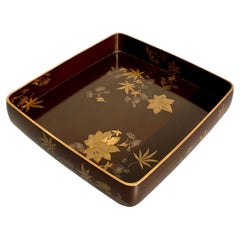 Vassoio laccato giapponese di Zohiko, periodo Meiji/Taisho, primi del XX secolo, Giappone