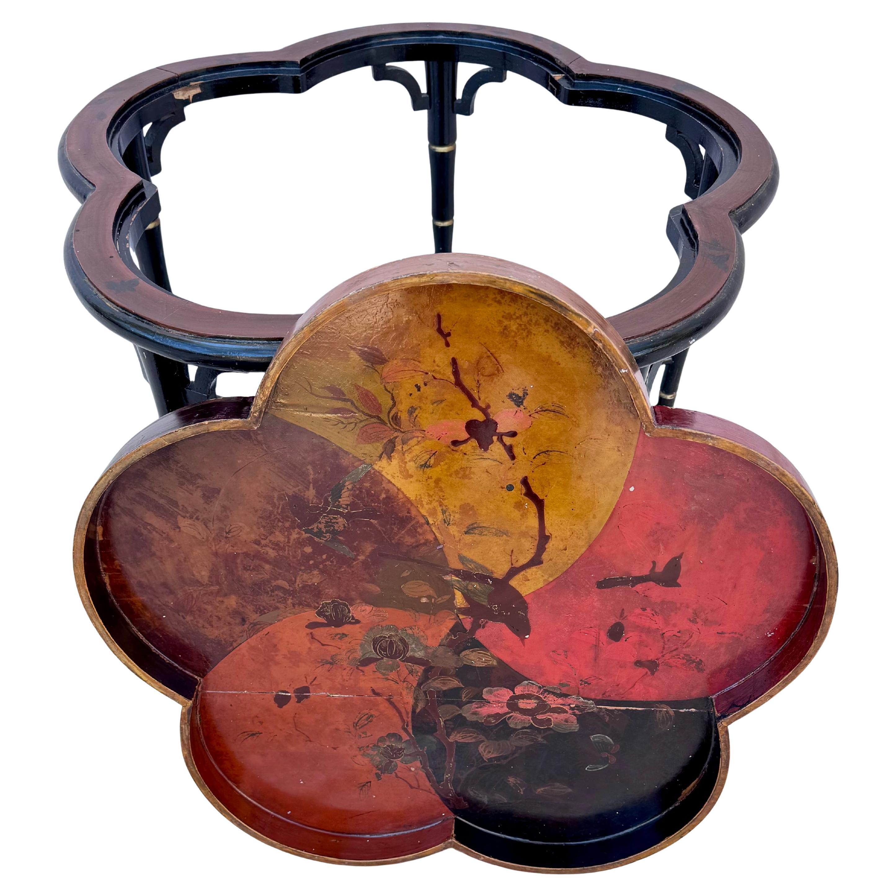 Table d'appoint à plateau en laque japonaise Bon état - En vente à Bradenton, FL