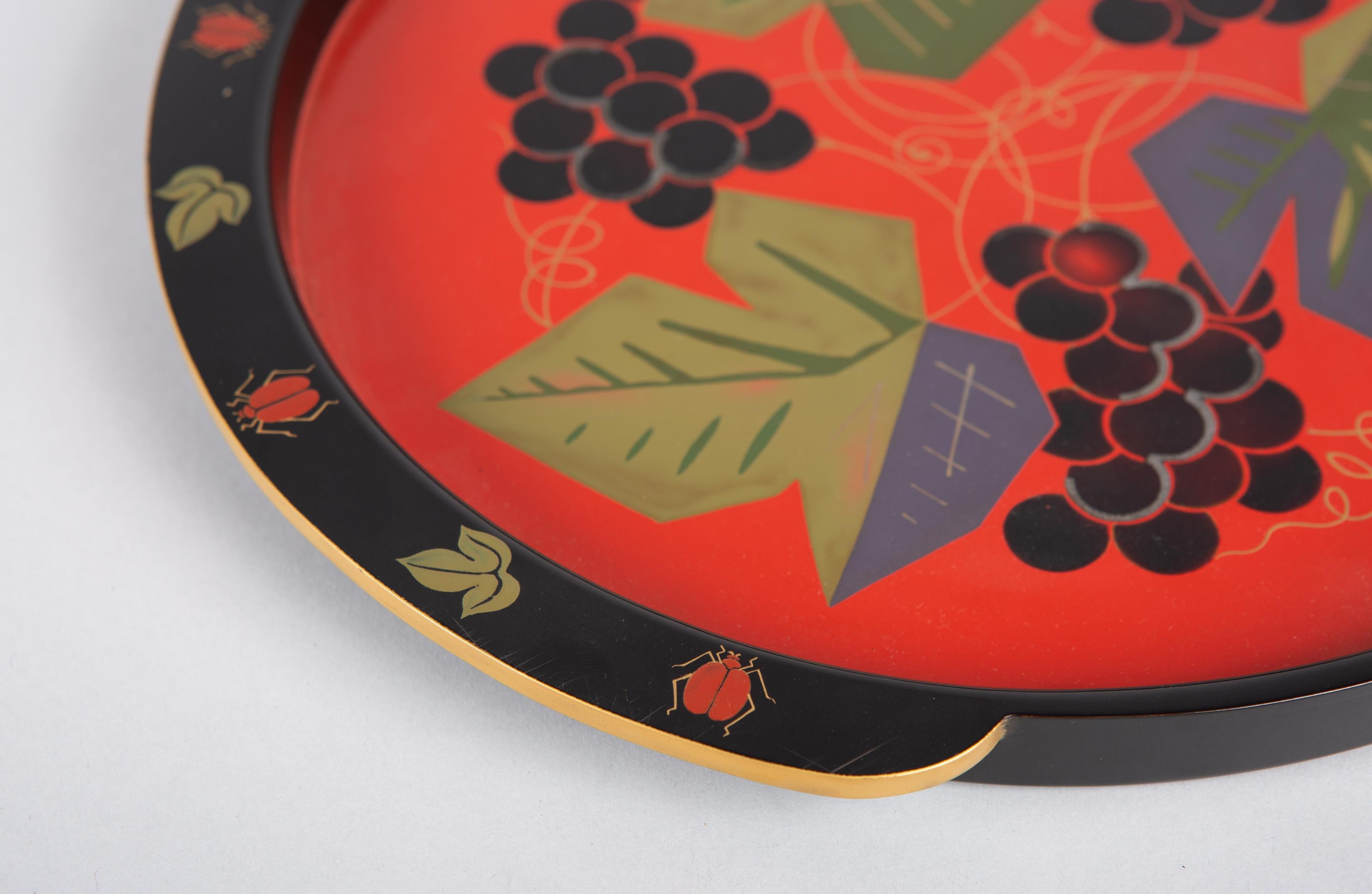 Japanese Lacquer Tray with Grape Design In Good Condition In Hudson, NY