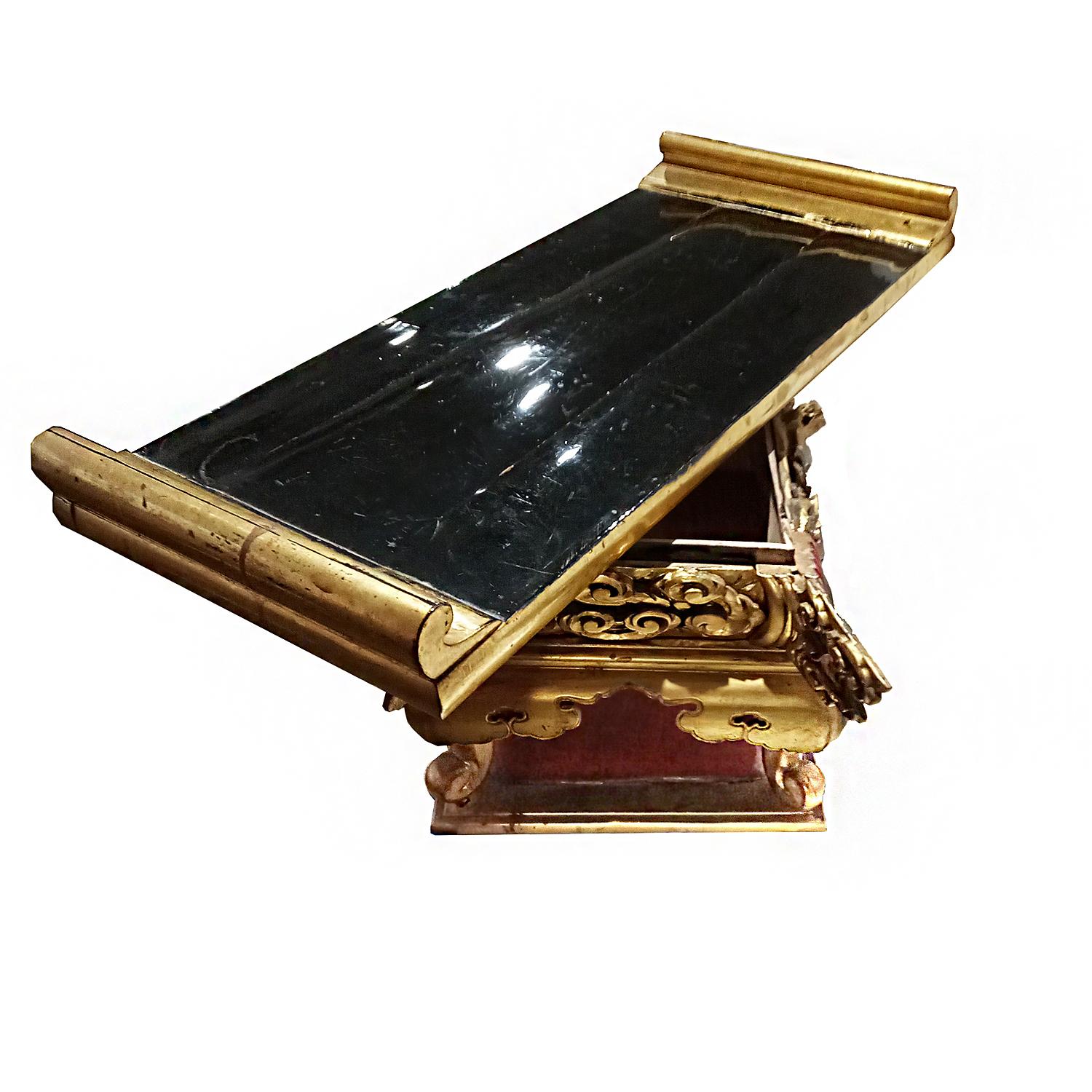 Japanese Lacquered Altar Table, Showa Period, Mid-20th Century For Sale 6