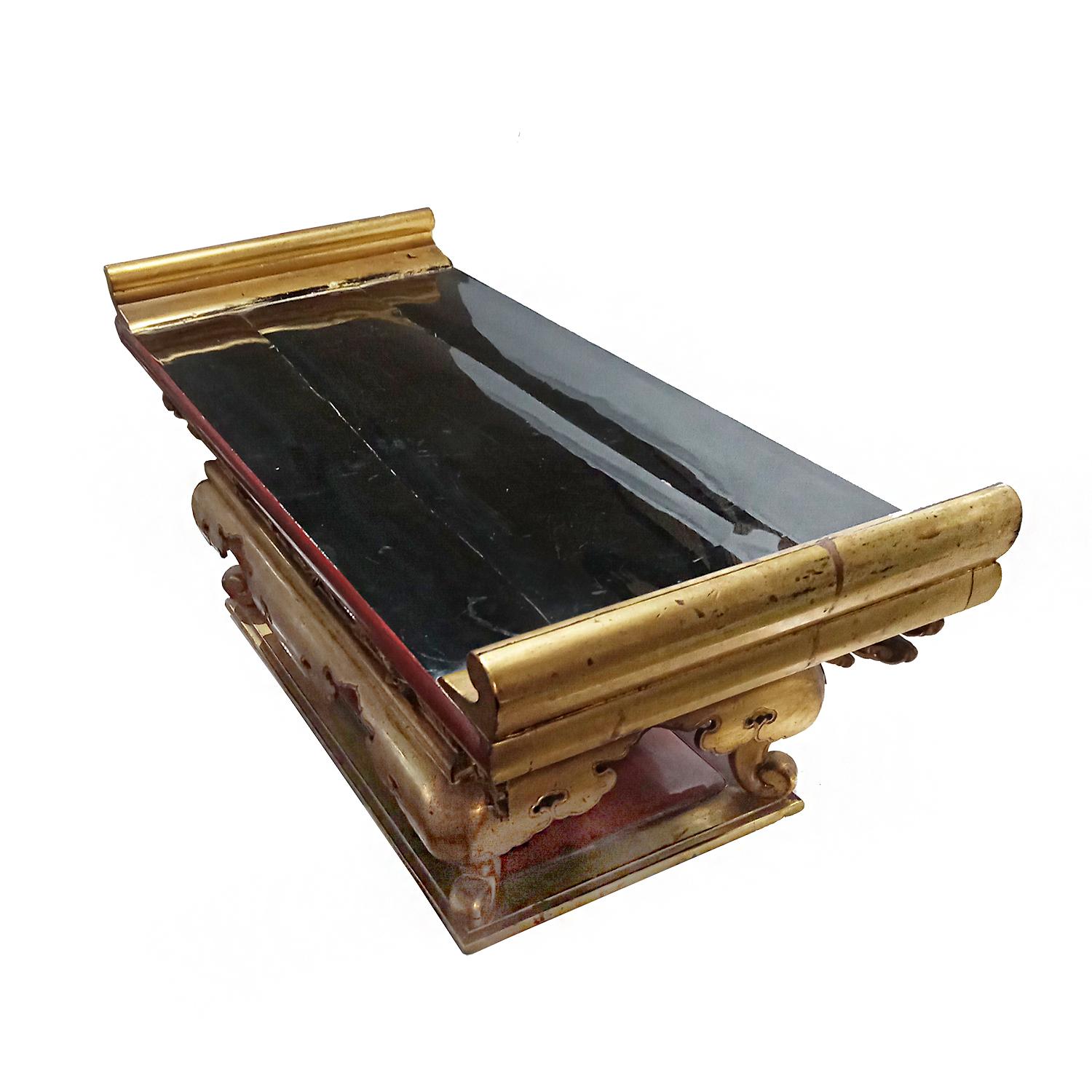 Japanese Lacquered Altar Table, Showa Period, Mid-20th Century For Sale 8