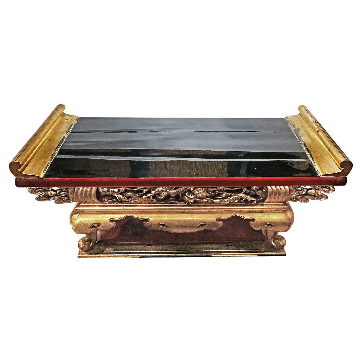 Japanese Lacquered Altar Table, Showa Period, Mid-20th Century For Sale