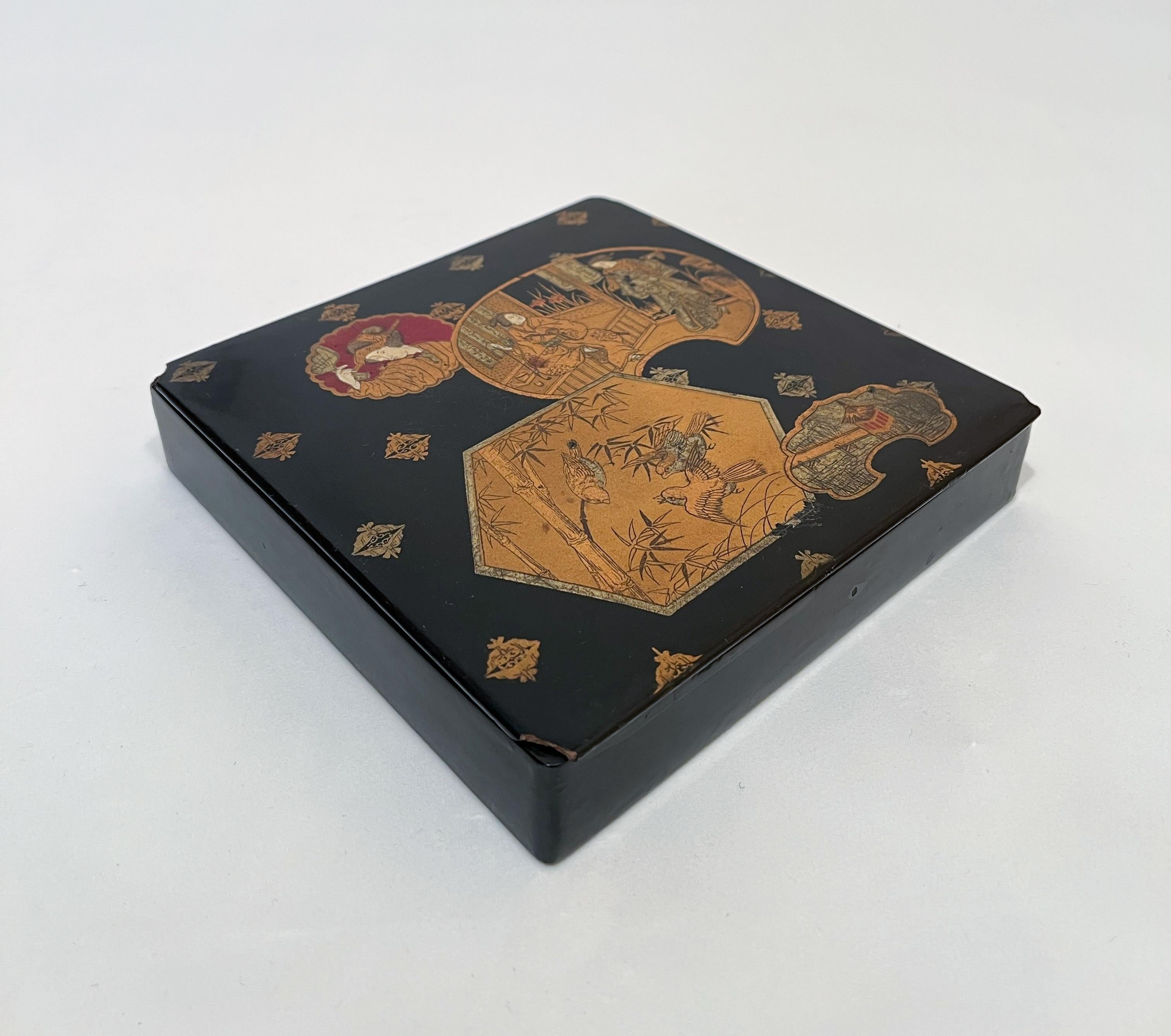 Japonisme Japanese lacquered black and gold jewellery box 1900 For Sale