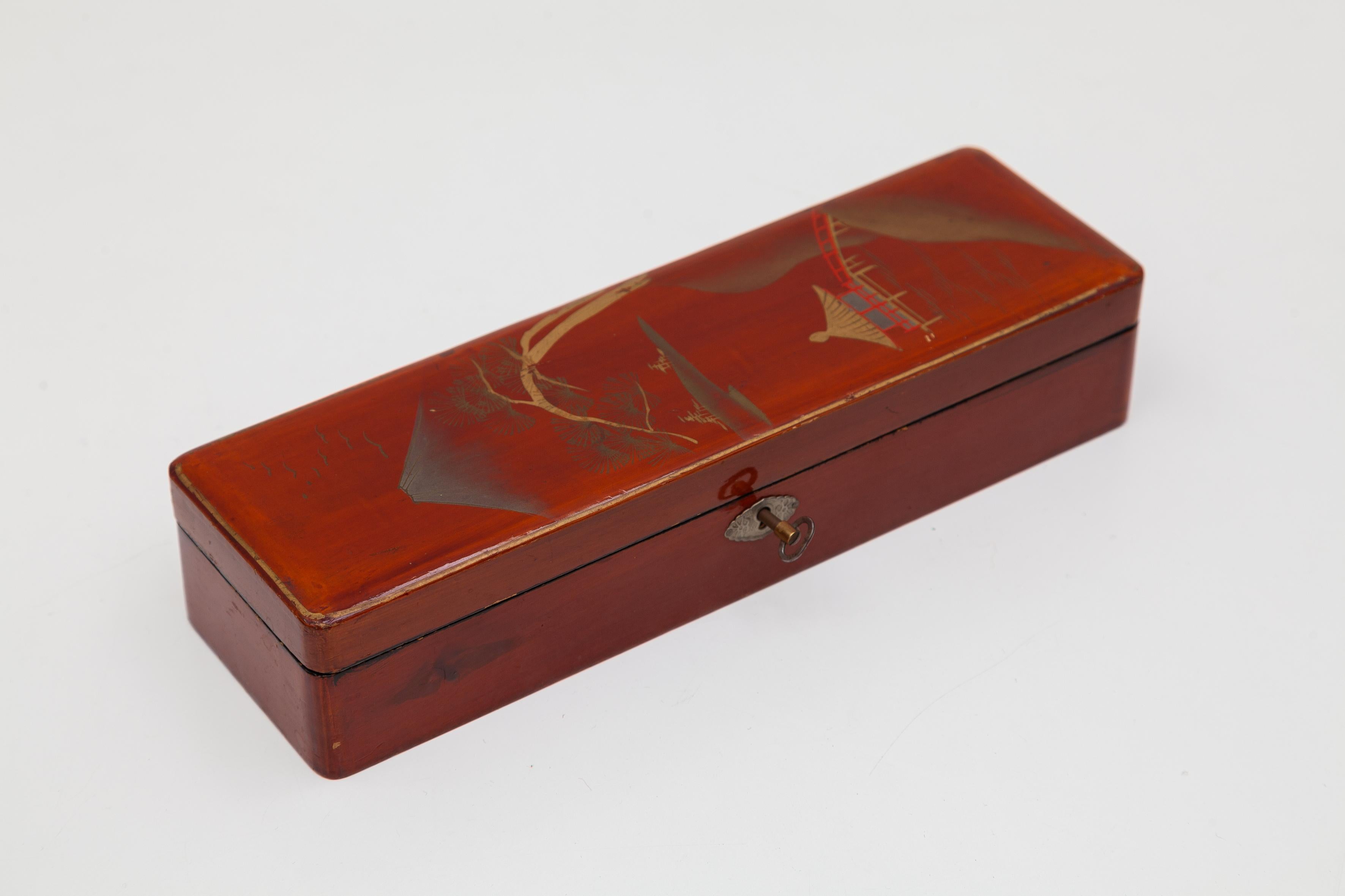 Japanese Lacquered Boxes Collection, Wunderkammer Objects In Good Condition In Antwerp, BE