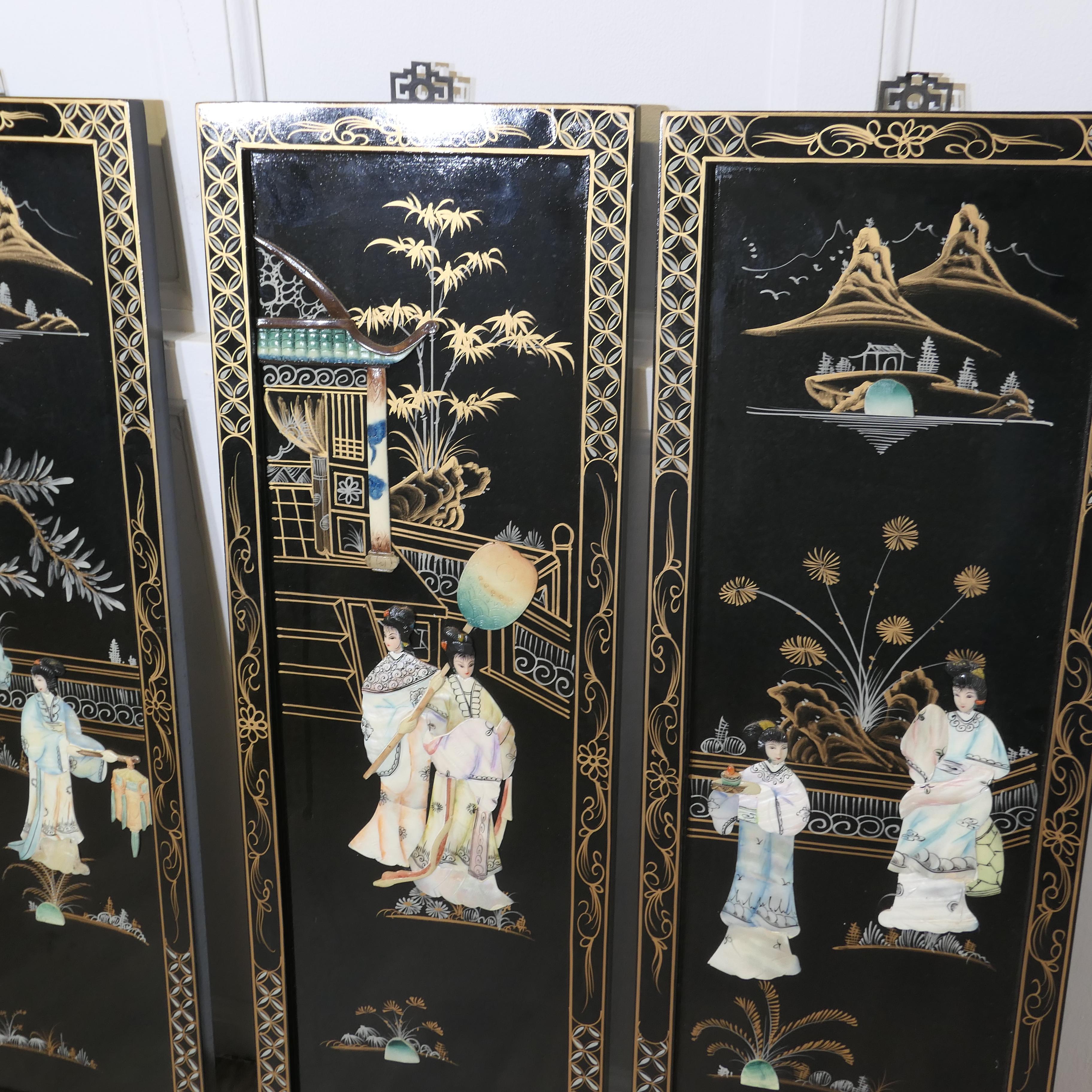Japanese Lacquered Decorated Wall Panels  These 4 very attractive screens For Sale 2