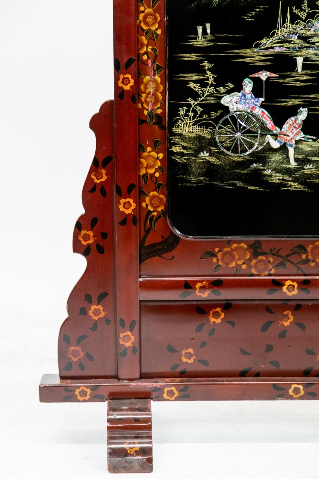 Inlay Japanese Lacquered Fire Screen