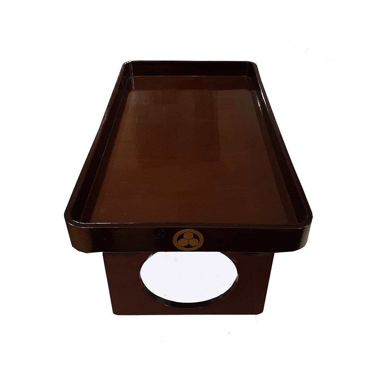 Japanese Lacquered Folding Tray Table, Mid 20th Century In Good Condition In New York, NY