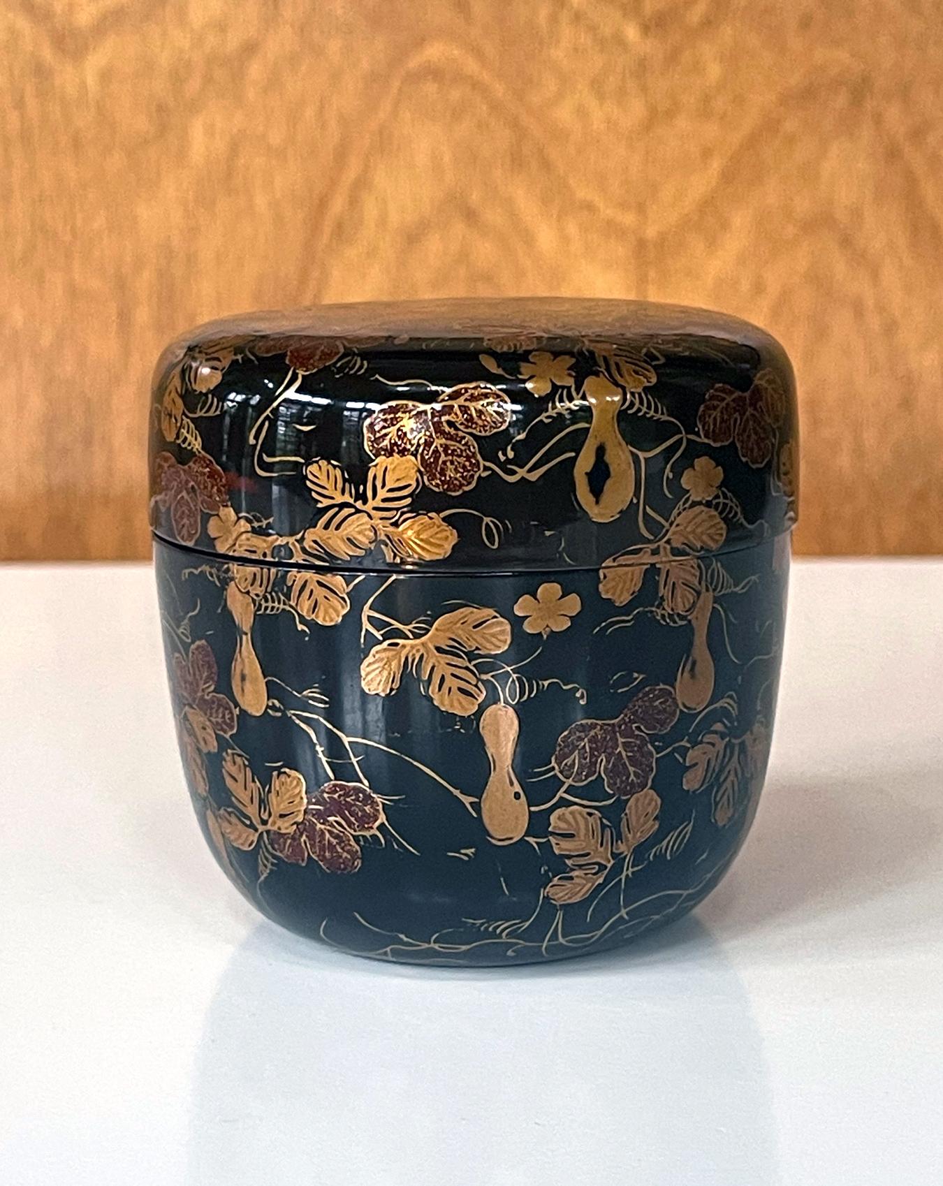 A Japanese lacquered tea caddy (known as Natsume) with fine Maki-e decoration circa 18-19th century Edo to Meiji period. The large-sized natsume with a fitted lid, sometimes also called usuchaki, was traditionally used to store tea powder for