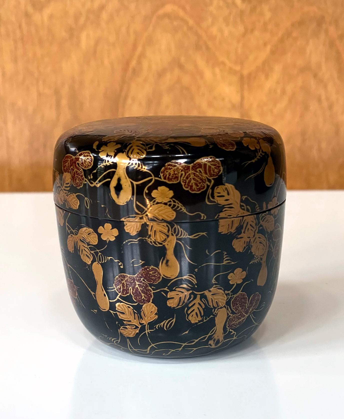 Meiji Japanese Lacquered Maki-E Natsume in Kodaiji Style For Sale