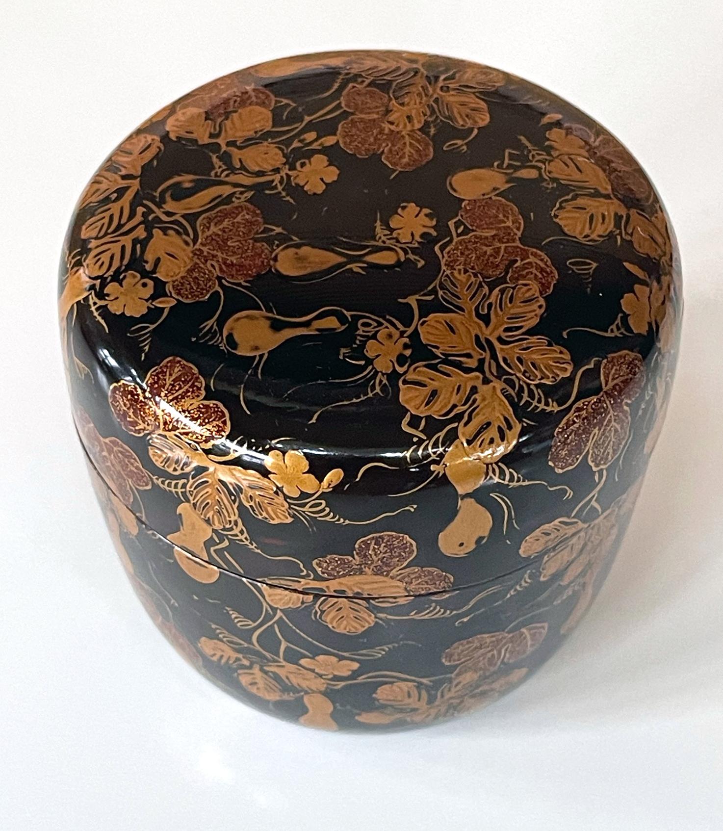 Wood Japanese Lacquered Maki-E Natsume in Kodaiji Style For Sale