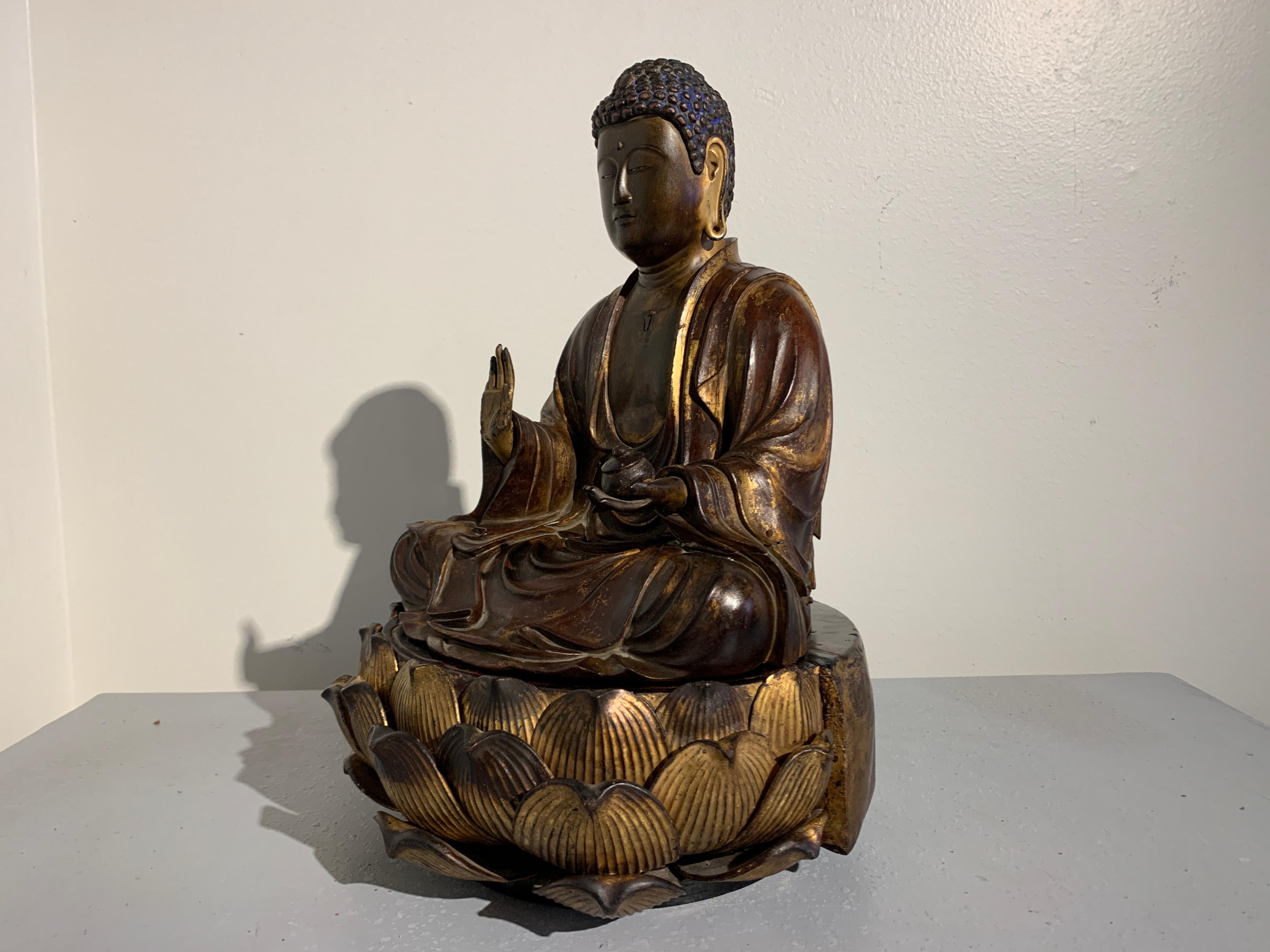 Japanese Lacquered Wood Medicine Buddha, Yakushi Nyorai, Edo Period In Fair Condition In Austin, TX