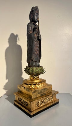 Japanese Lacquered Wood Sho Kannon, Momoyama/Edo Period, 17th Century, Japan