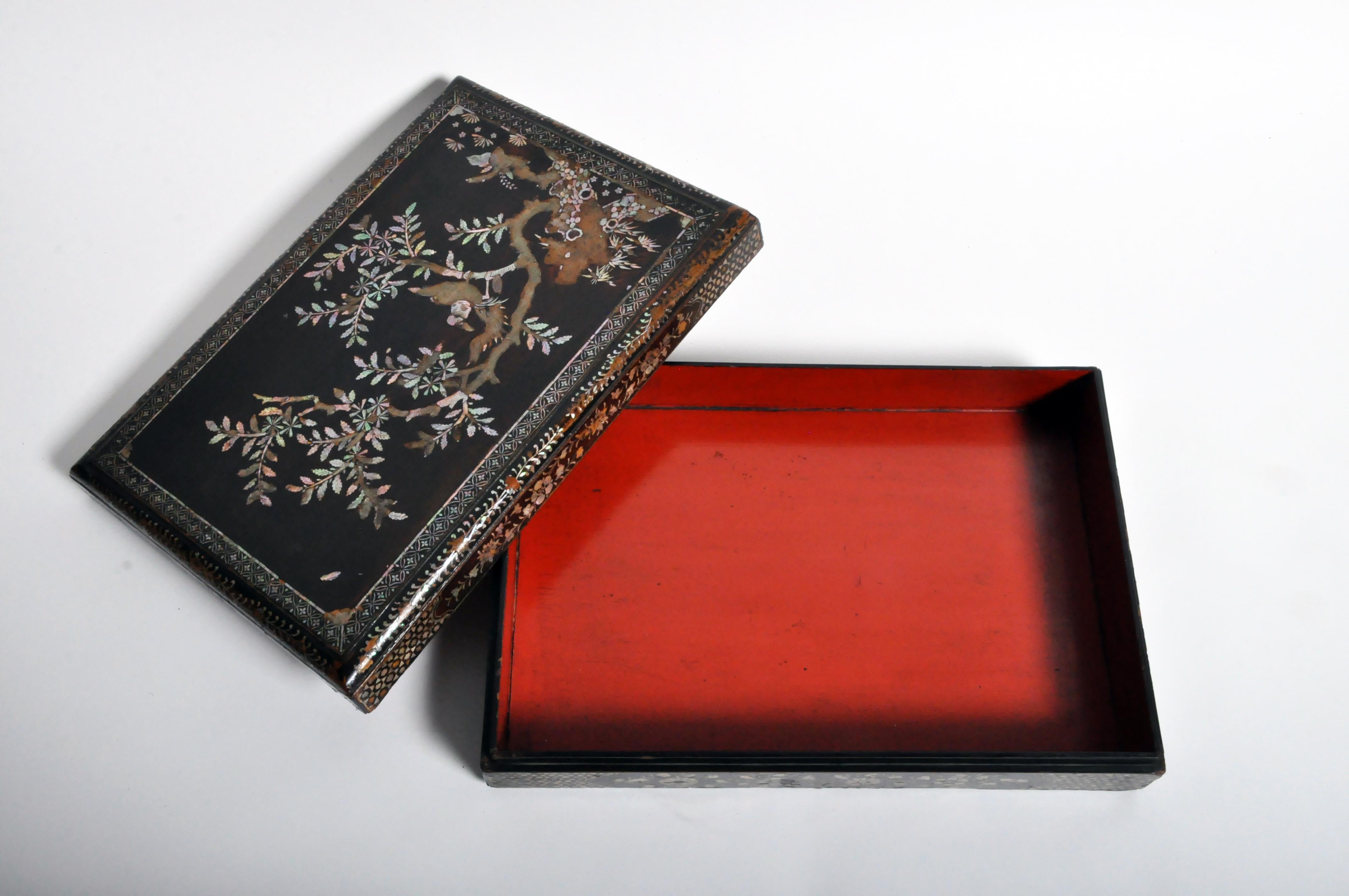 Japanese Lacquerware Box with Mother of Pearl 6