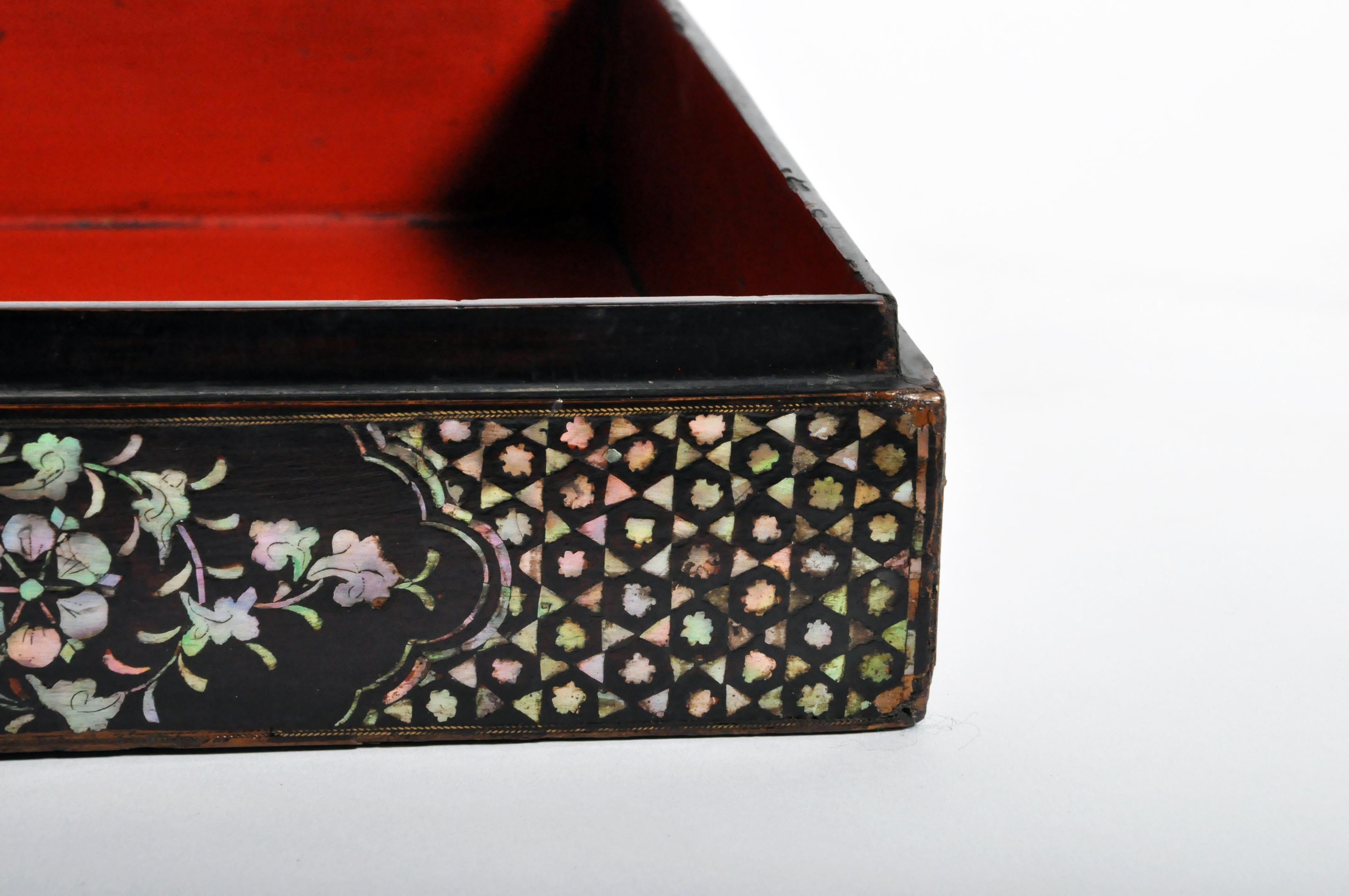 Japanese Lacquerware Box with Mother of Pearl 9