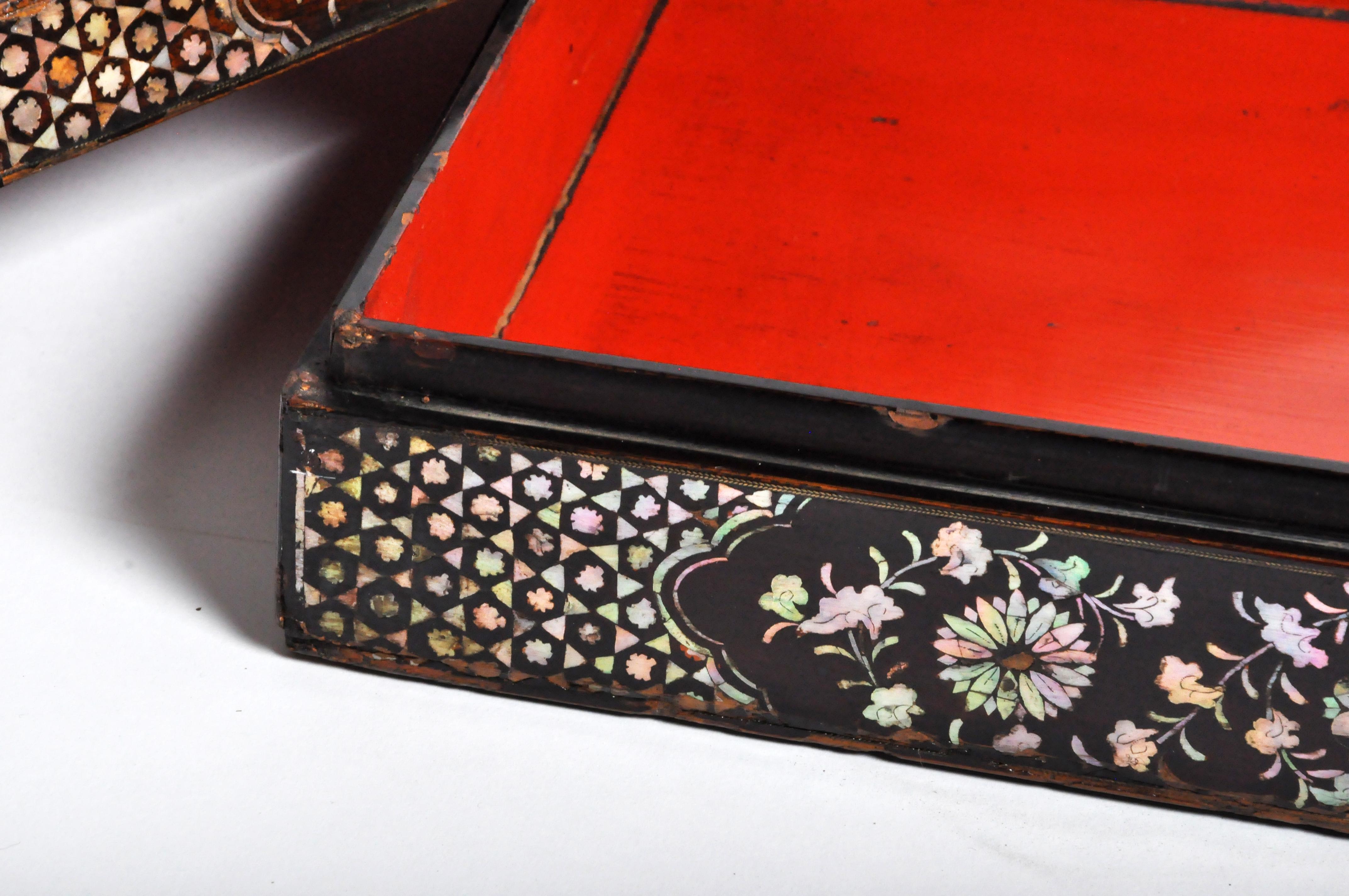 Japanese Lacquerware Box with Mother of Pearl 10
