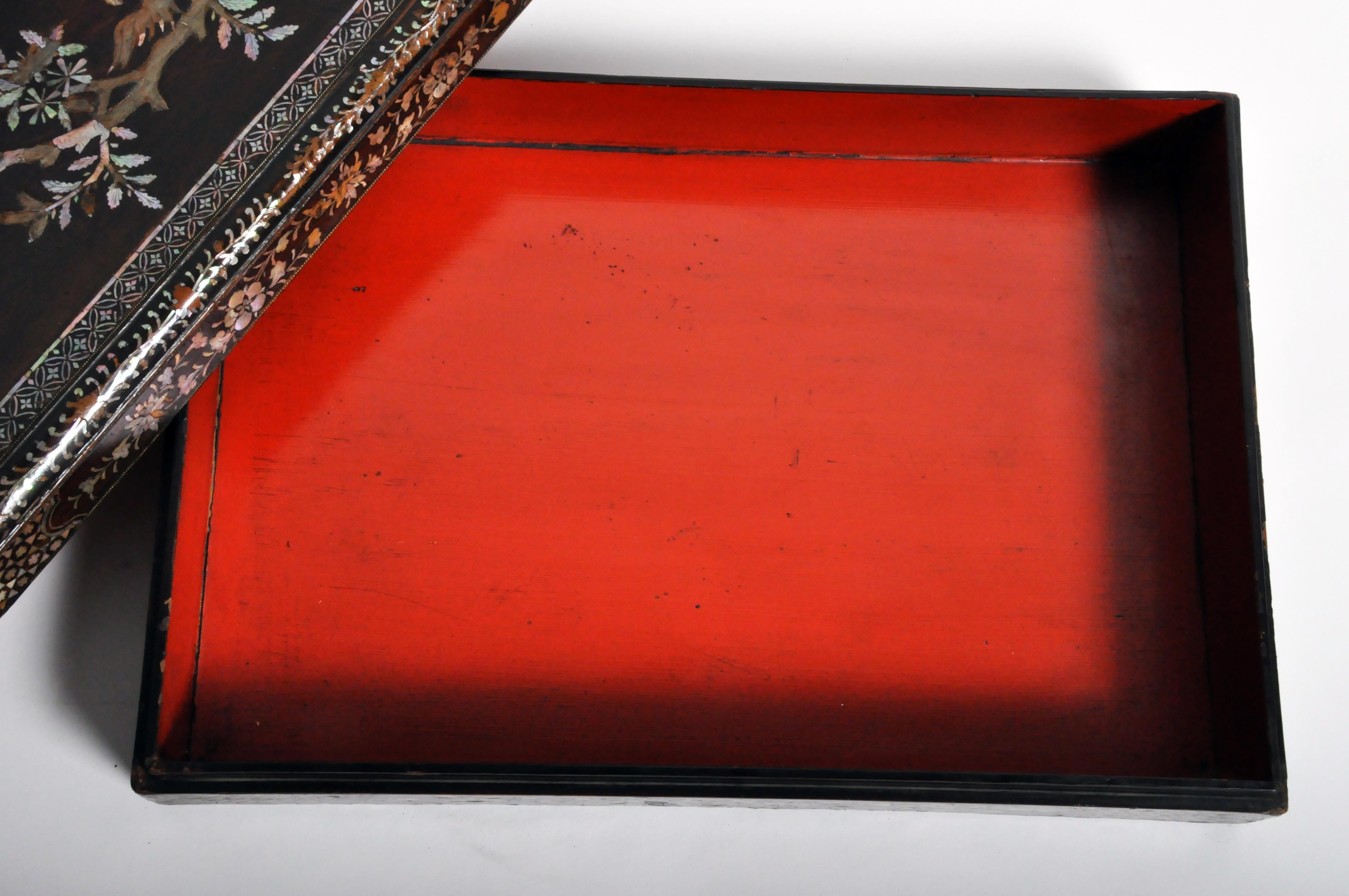 Japanese Lacquerware Box with Mother of Pearl 11