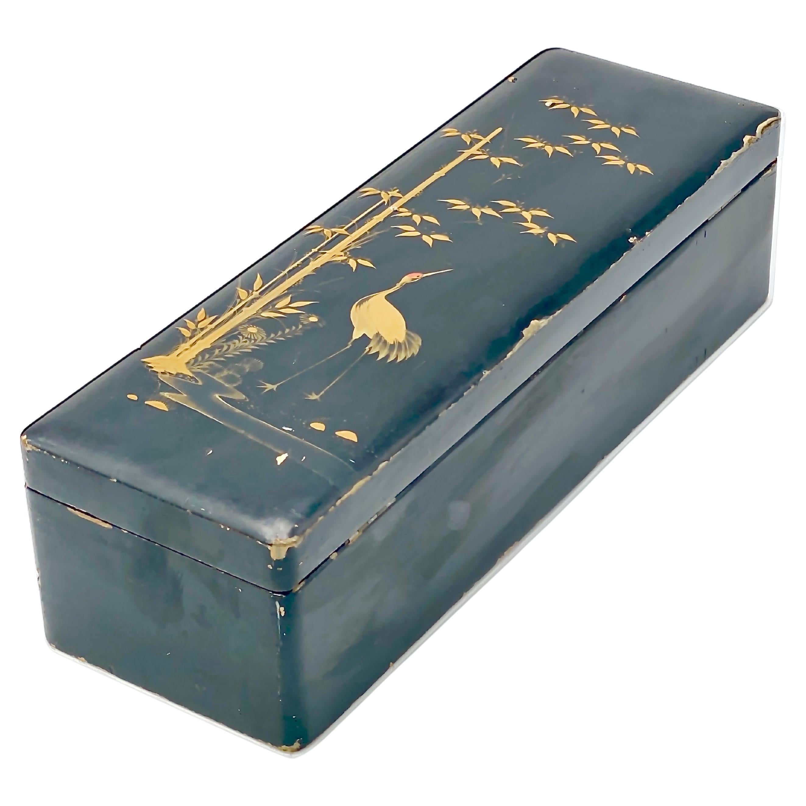 Japanese Laquered Box with Hinged Lid and Lock, Japan, 19th Century, Birds Decor For Sale