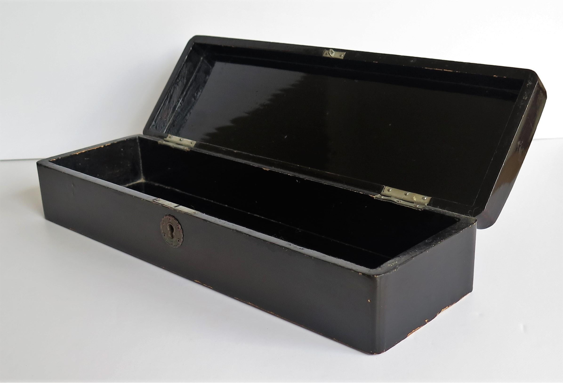 Japanese Laquered Box with Hinged Lid and Lock, Taisho Period Circa 1920 7