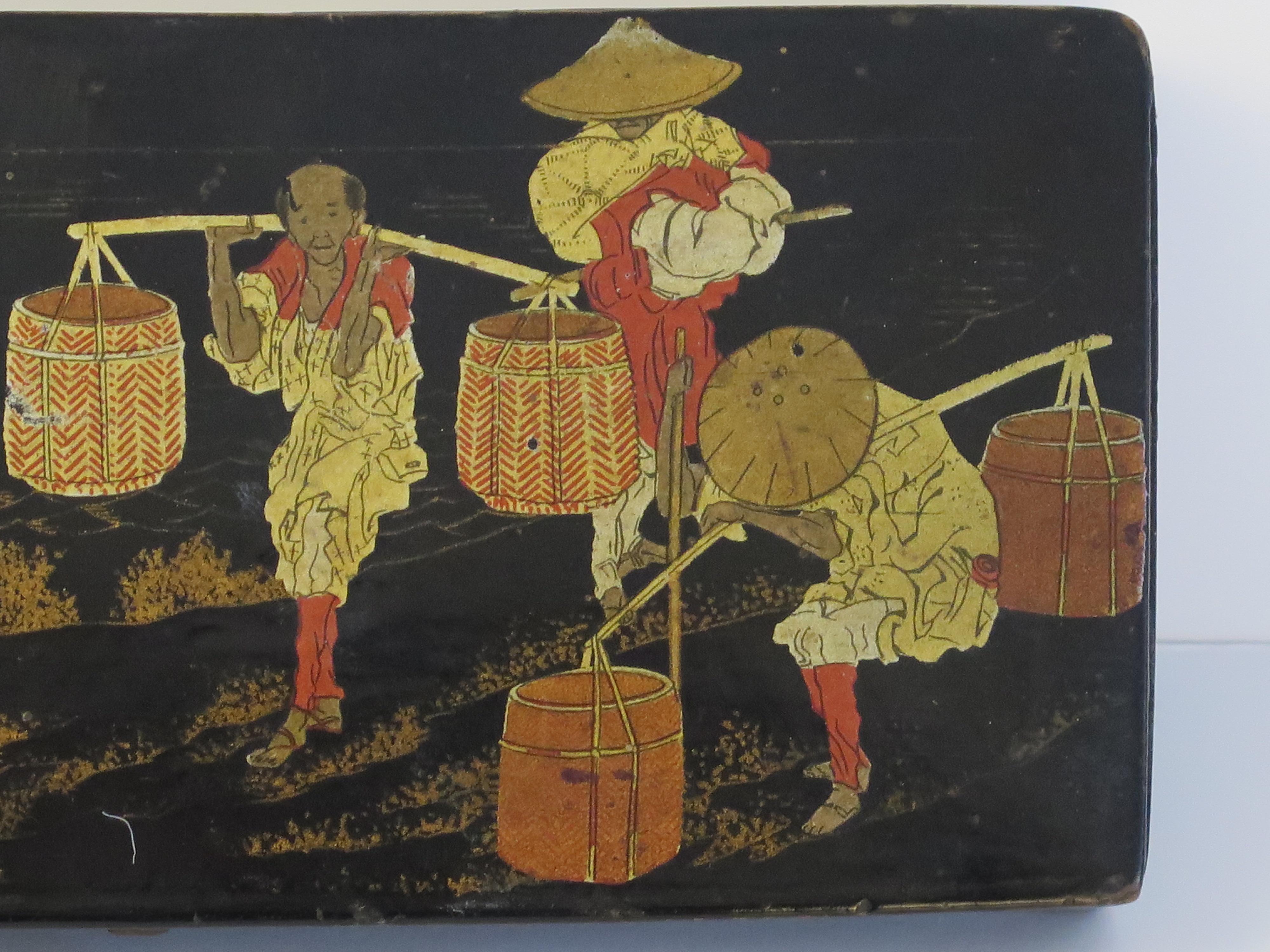 Japanese Laquered Box with Hinged Lid Hand Painted, 19th Century Meiji Period 4