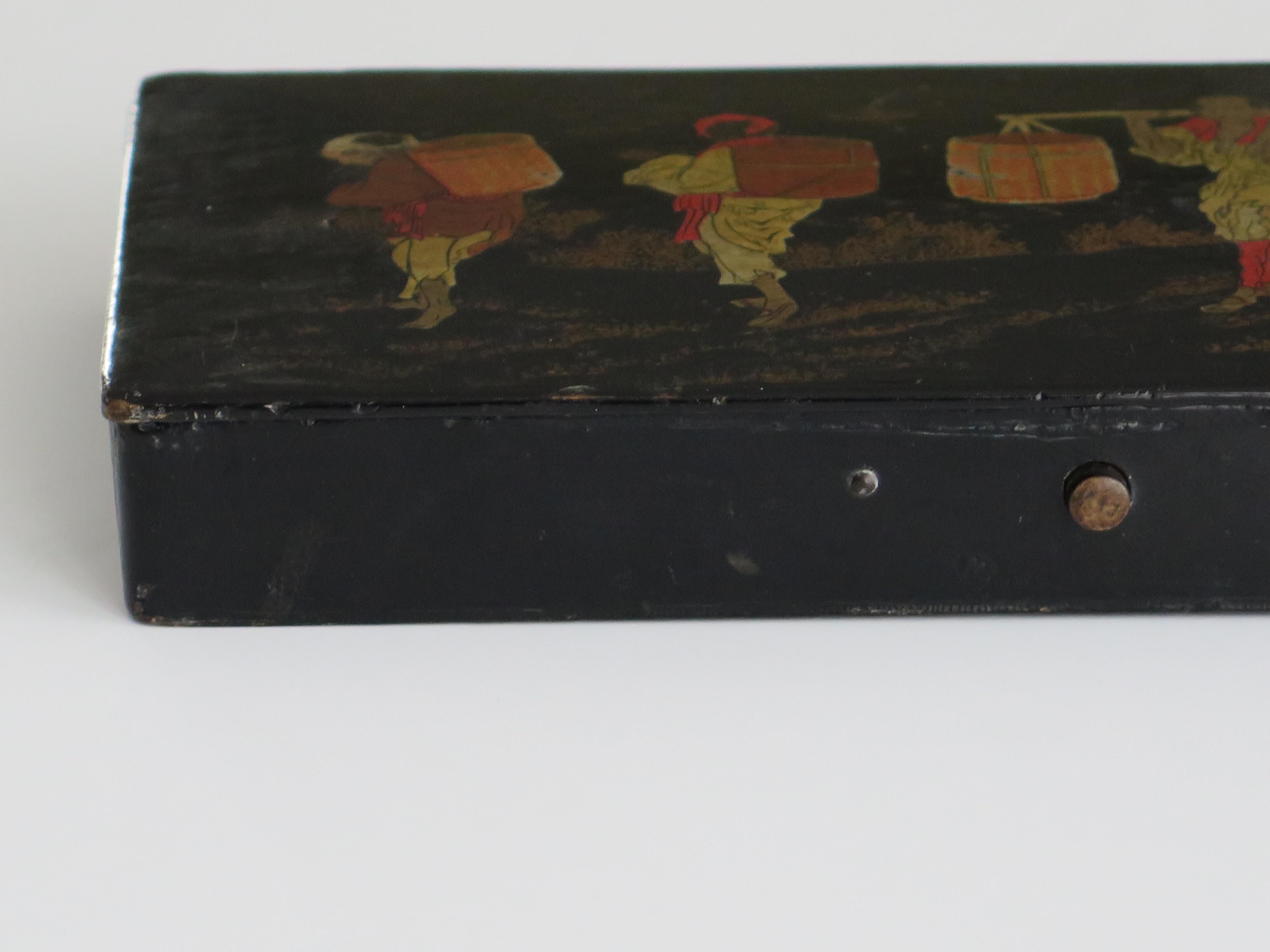 Japanese Laquered Box with Hinged Lid Hand Painted, 19th Century Meiji Period 7
