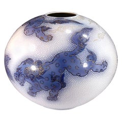 Jarrón Japonés Contemporáneo de Porcelana Blanca Azul del Maestro Artista, 3