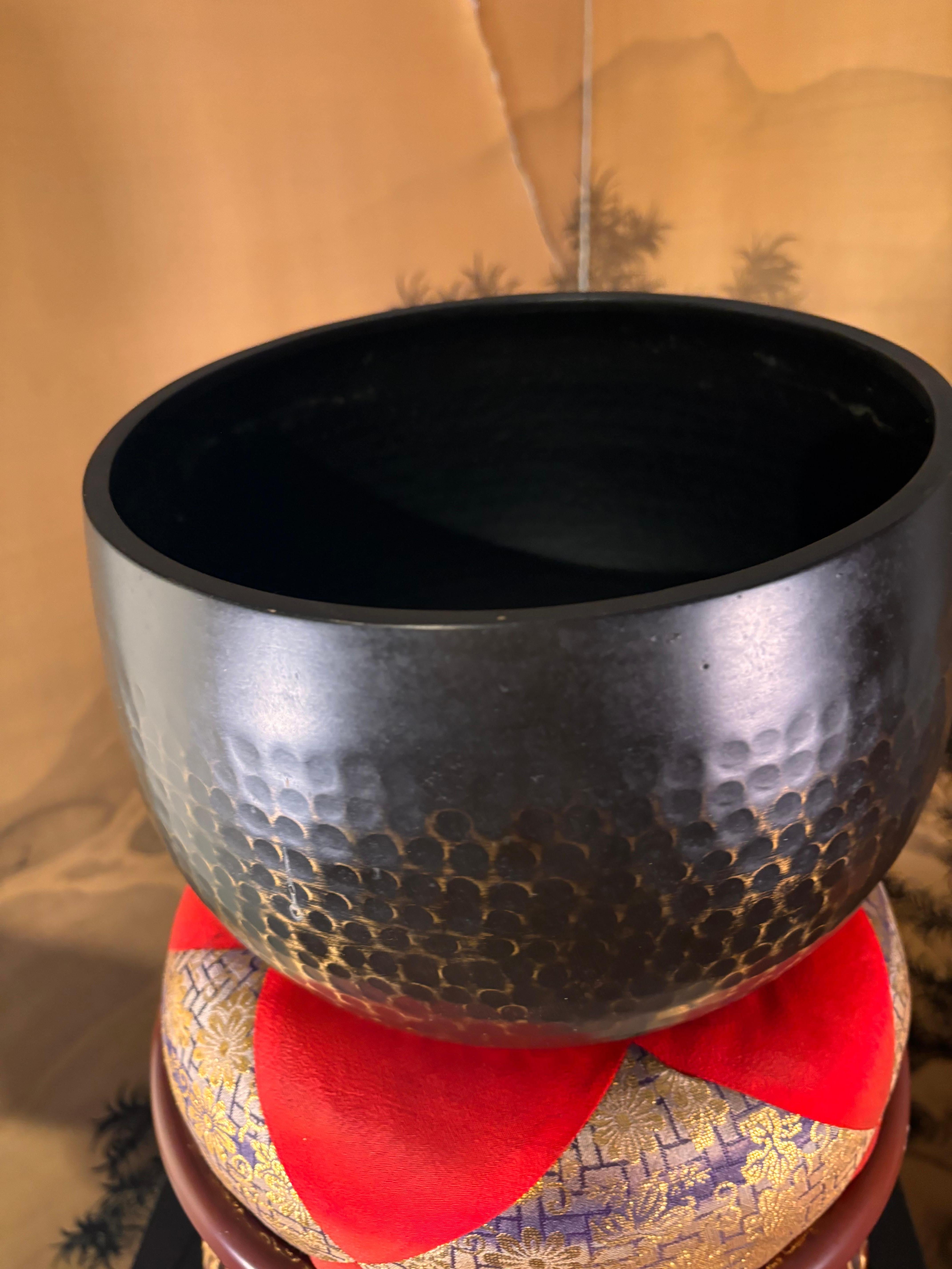 Martellato Giapponese grande  Ciotola da meditazione tempio di bronzo Rin completa e risonante in vendita