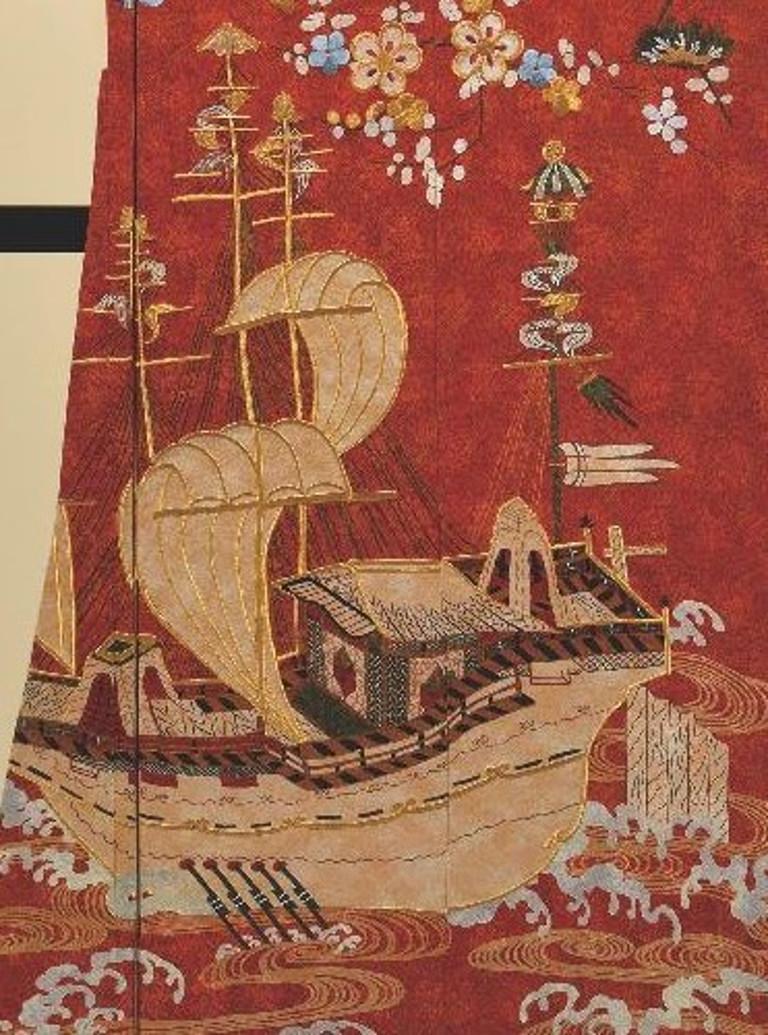 Japanese Large Red Silk Brocade Gilded Two Panel Folding Screen In New Condition For Sale In Takarazuka, JP