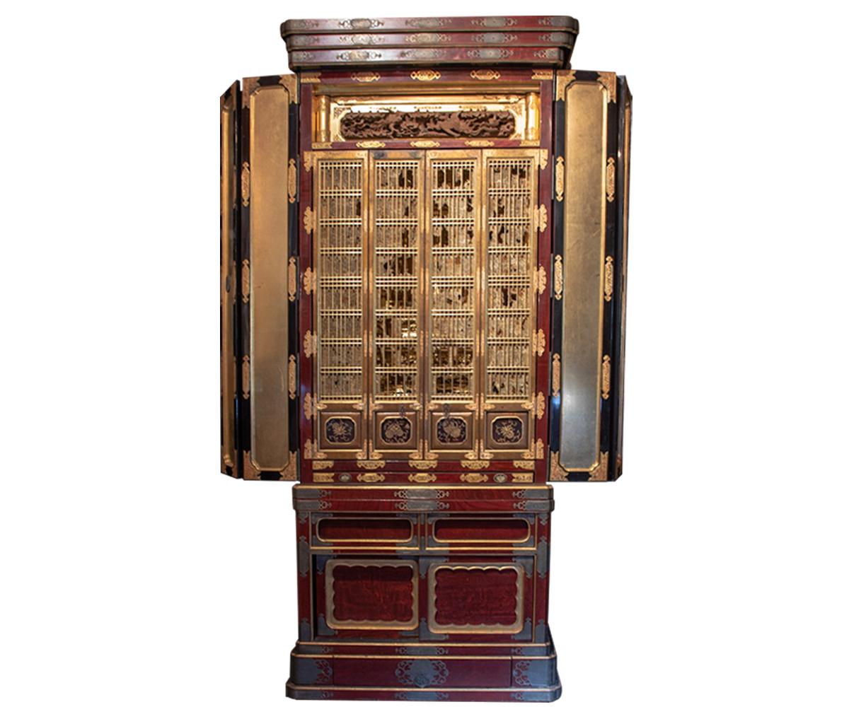 Other Japanese Large Finely Gilt Shrine with Temple For Sale