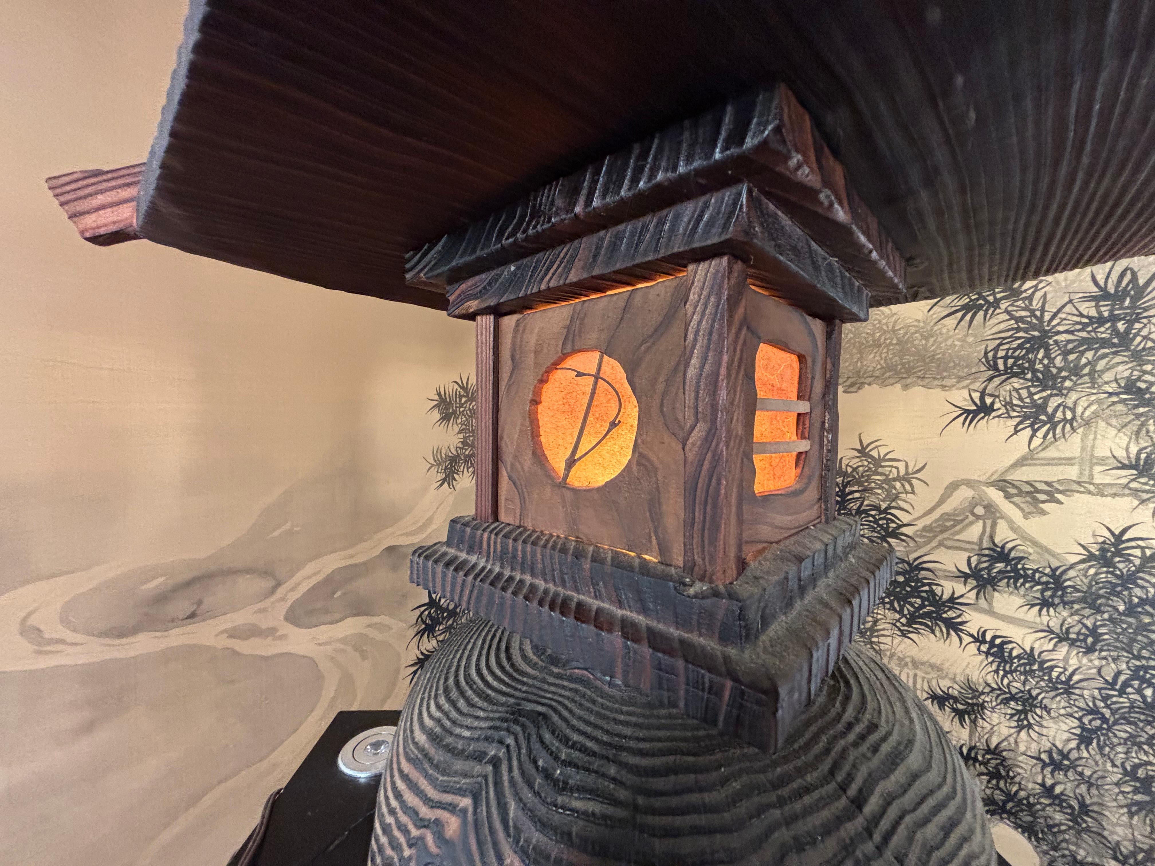 Japanese Large Hand Carved Electrified Light with Fine Details And Serene Glow In Good Condition For Sale In South Burlington, VT
