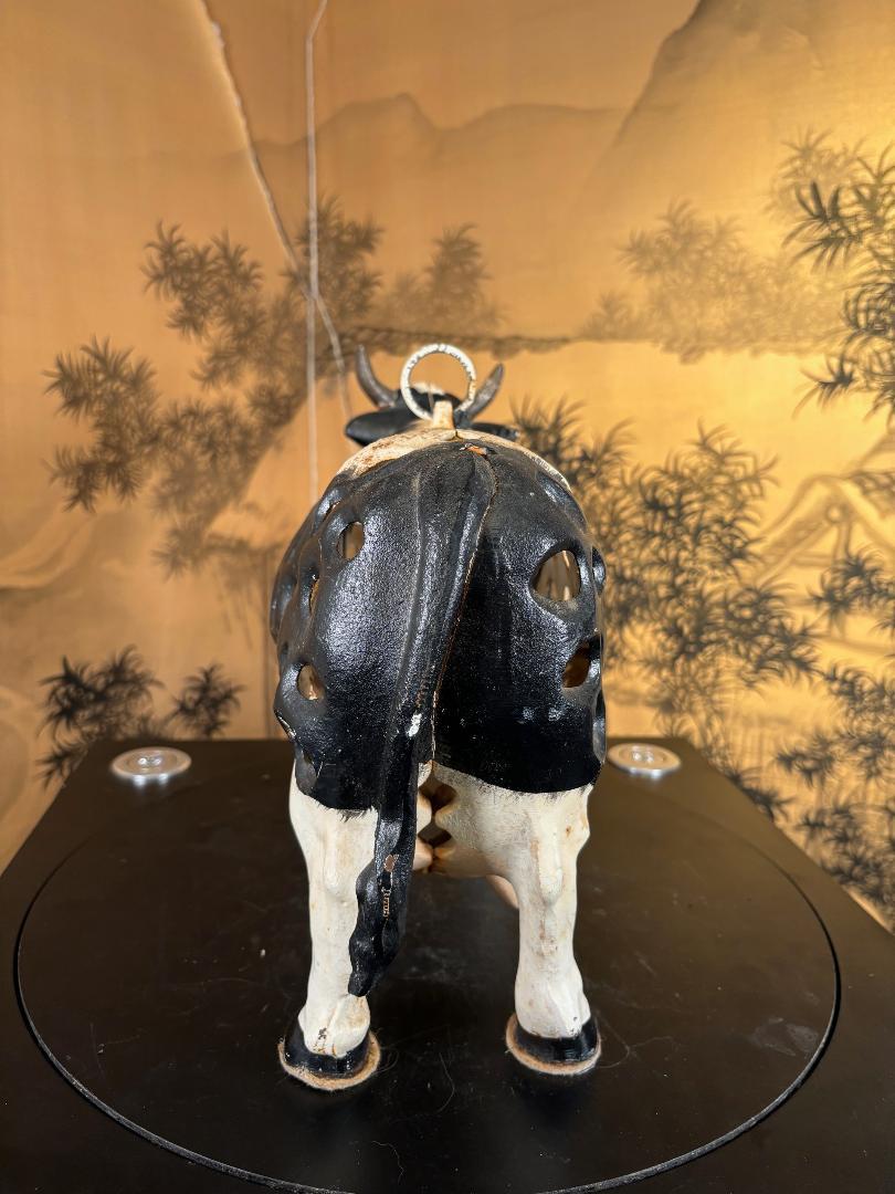 Grande lanterne de vache Holstein japonaise coulée à la main, rare trouvaille en vente 4