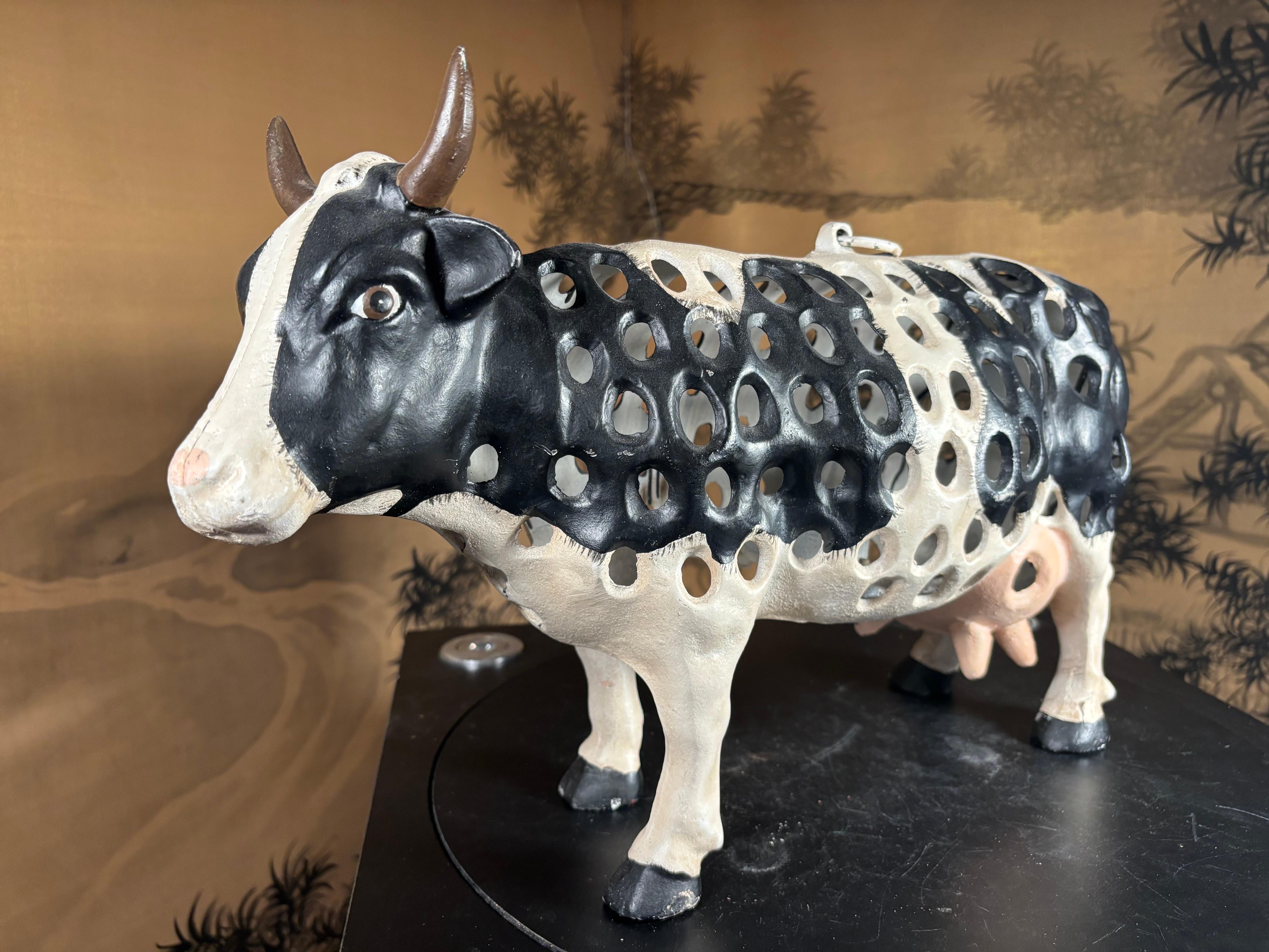 Grande lanterne de vache Holstein japonaise coulée à la main, rare trouvaille Bon état - En vente à South Burlington, VT