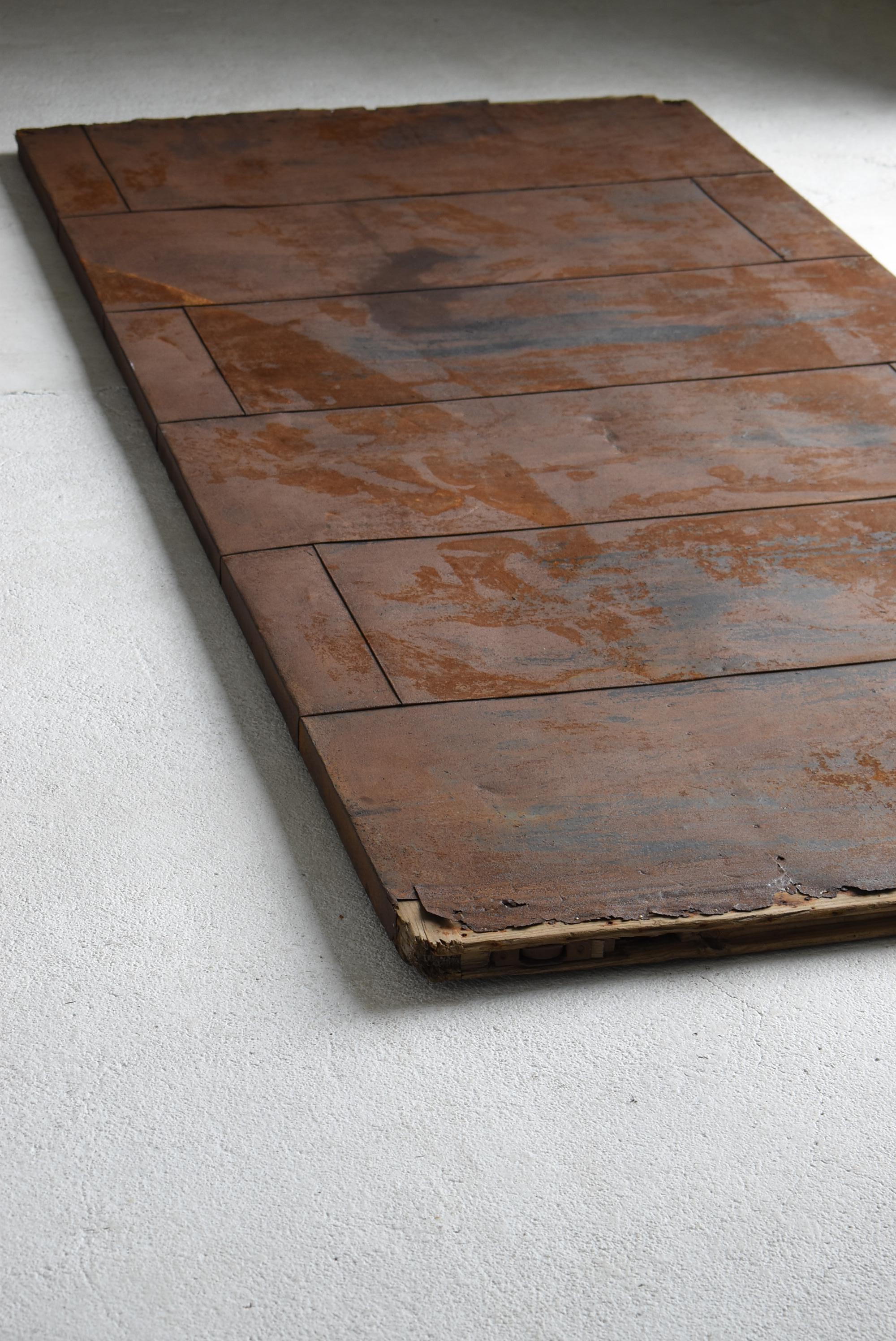 Japanese Large Iron Plate Abstract Art 1900s-1940s / Wall decoration Wabi Sabi In Good Condition For Sale In Chōsei District Nagara, JP