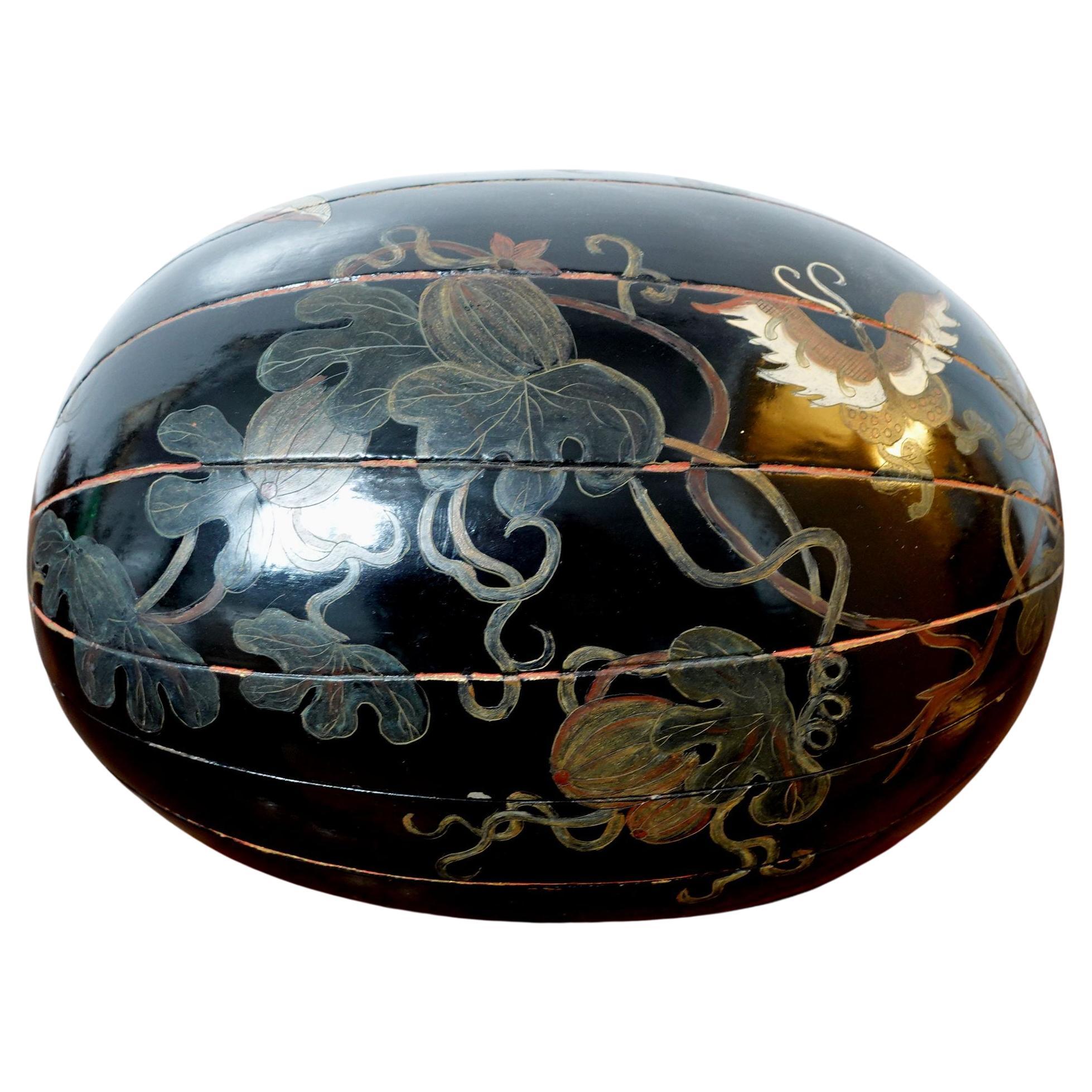 Japanese Large Lacquer Box with Cover in Melon shape For Sale
