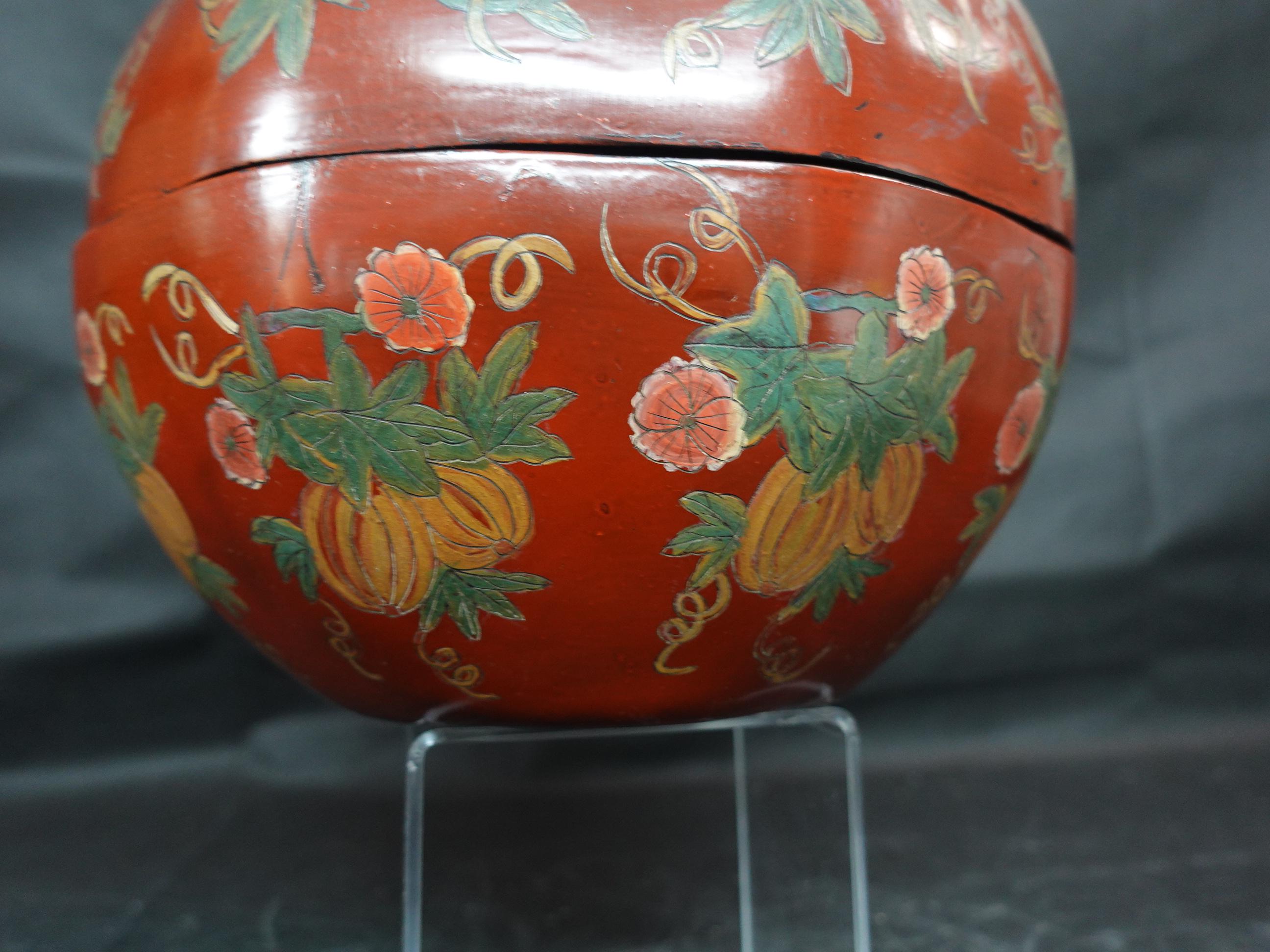 Japanese Large Lacquer Box with Cover in Pumpkin Shape, Ric064 1