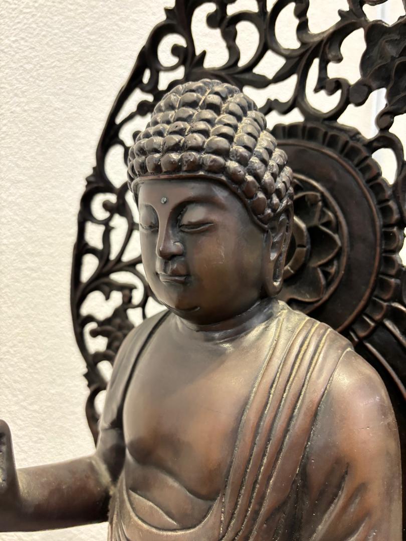 Gran Buda sentado de bronce antiguo japonés , Hallazgo de Kioto Showa en venta