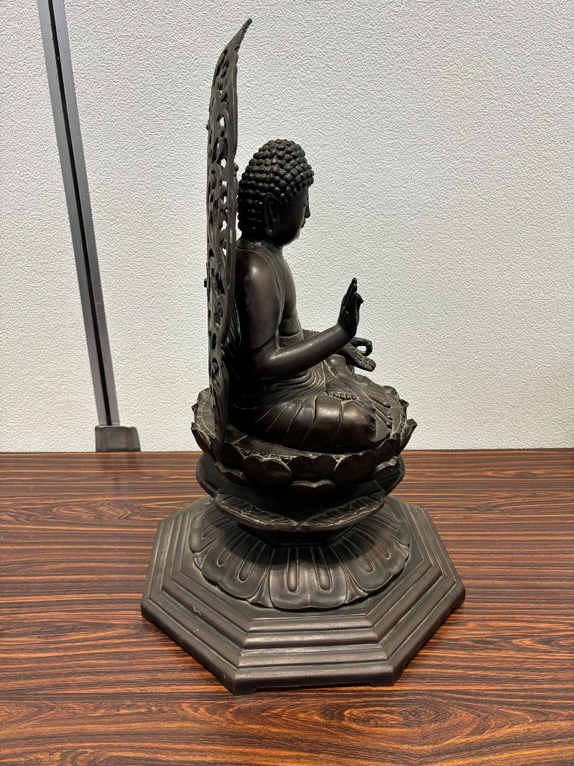 Gran Buda sentado de bronce antiguo japonés , Hallazgo de Kioto Japonés en venta