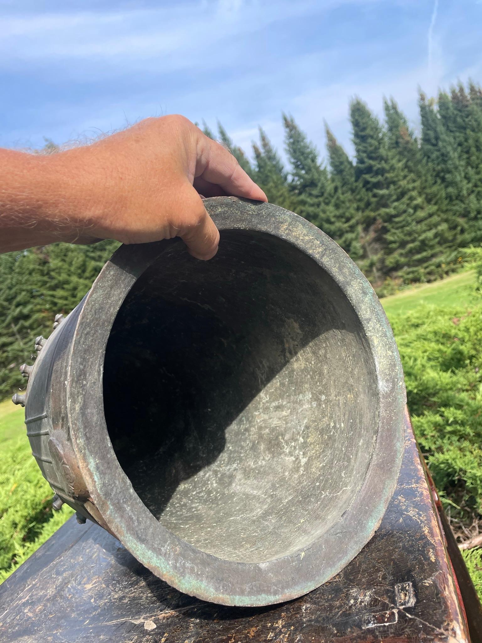 Japanese Large Old Signed Bronze Temple Bell with Bold Sound, 19 Inches For Sale 4