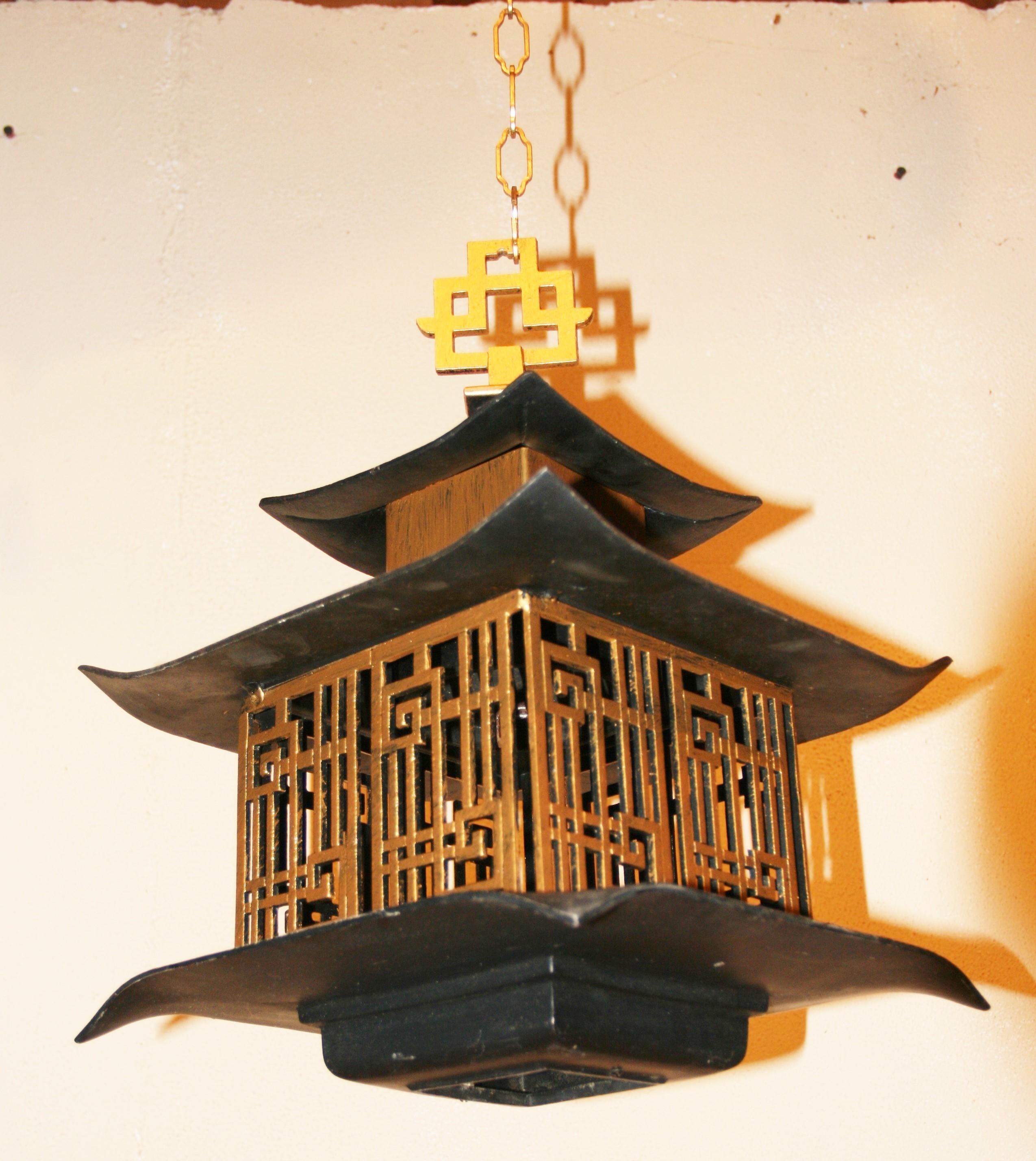 Japanese Large Pagoda Lantern/Pendant Light  with Chain For Sale 2