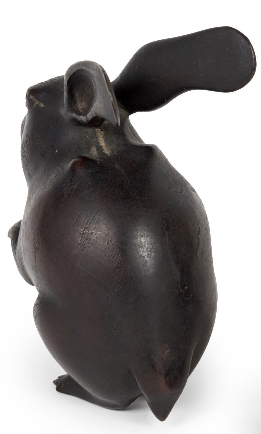 Japanese large round bronze hare Meiji era In Good Condition For Sale In PARIS, FR