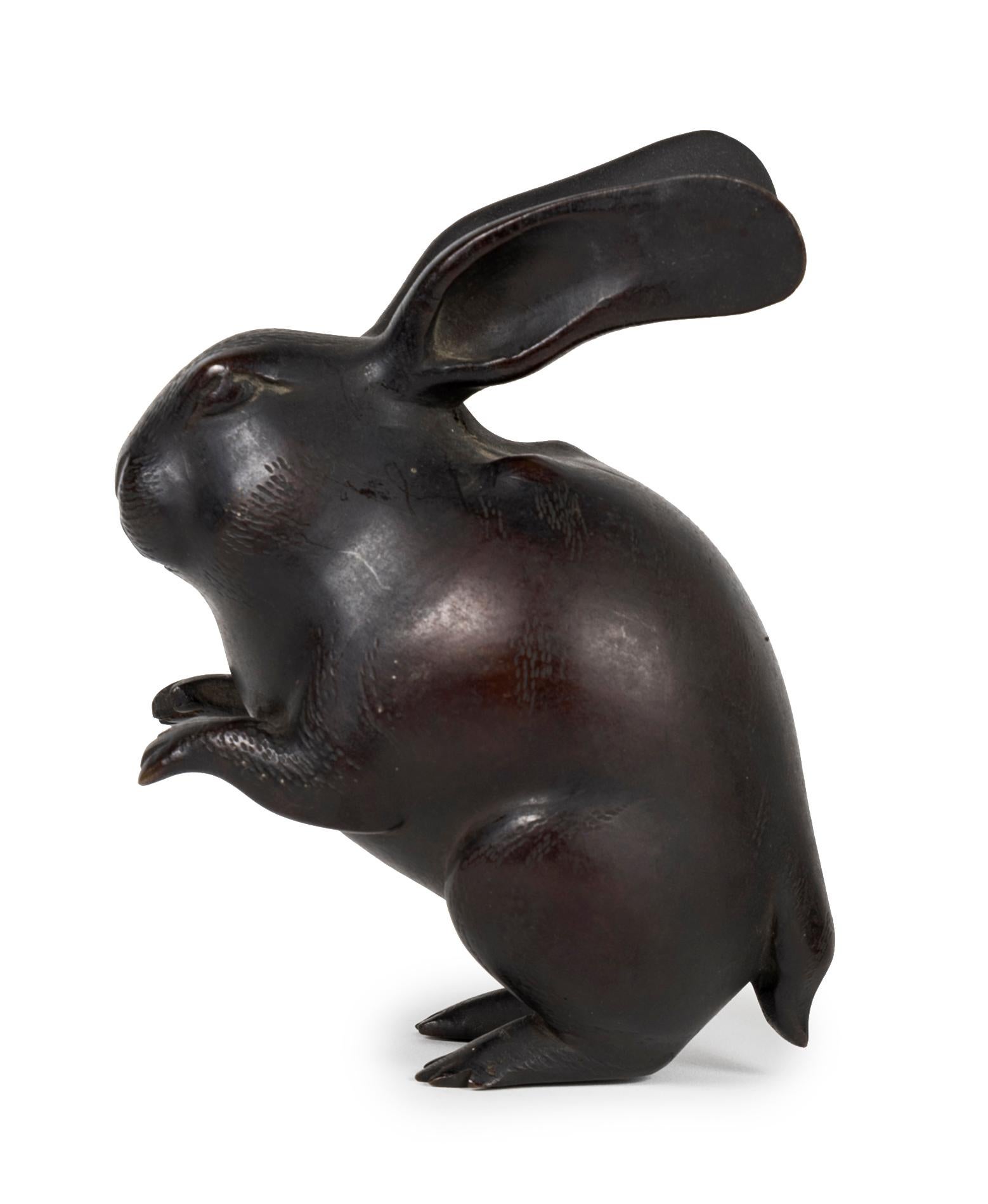 20th Century Japanese large round bronze hare Meiji era For Sale