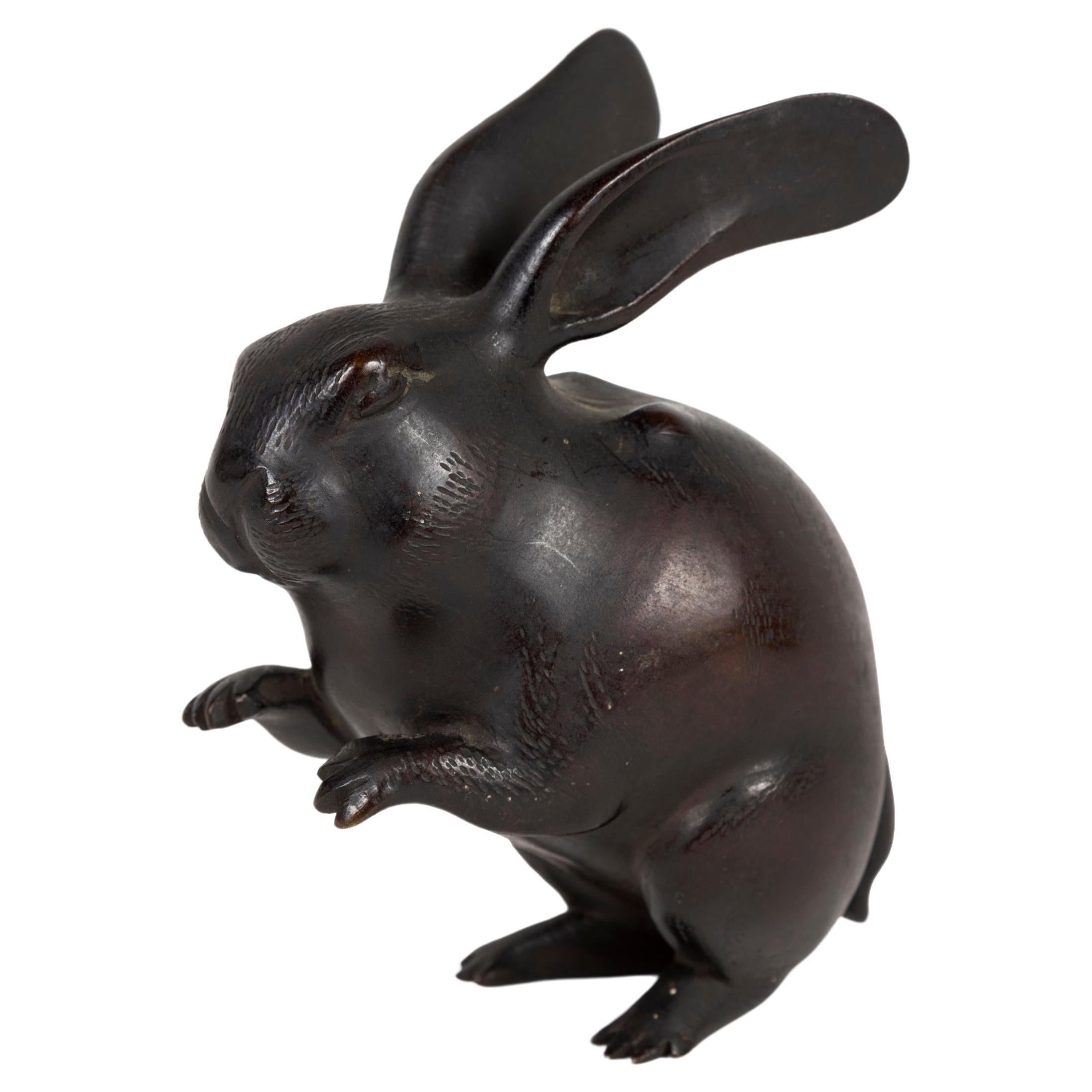 Japanese large round bronze hare Meiji era For Sale