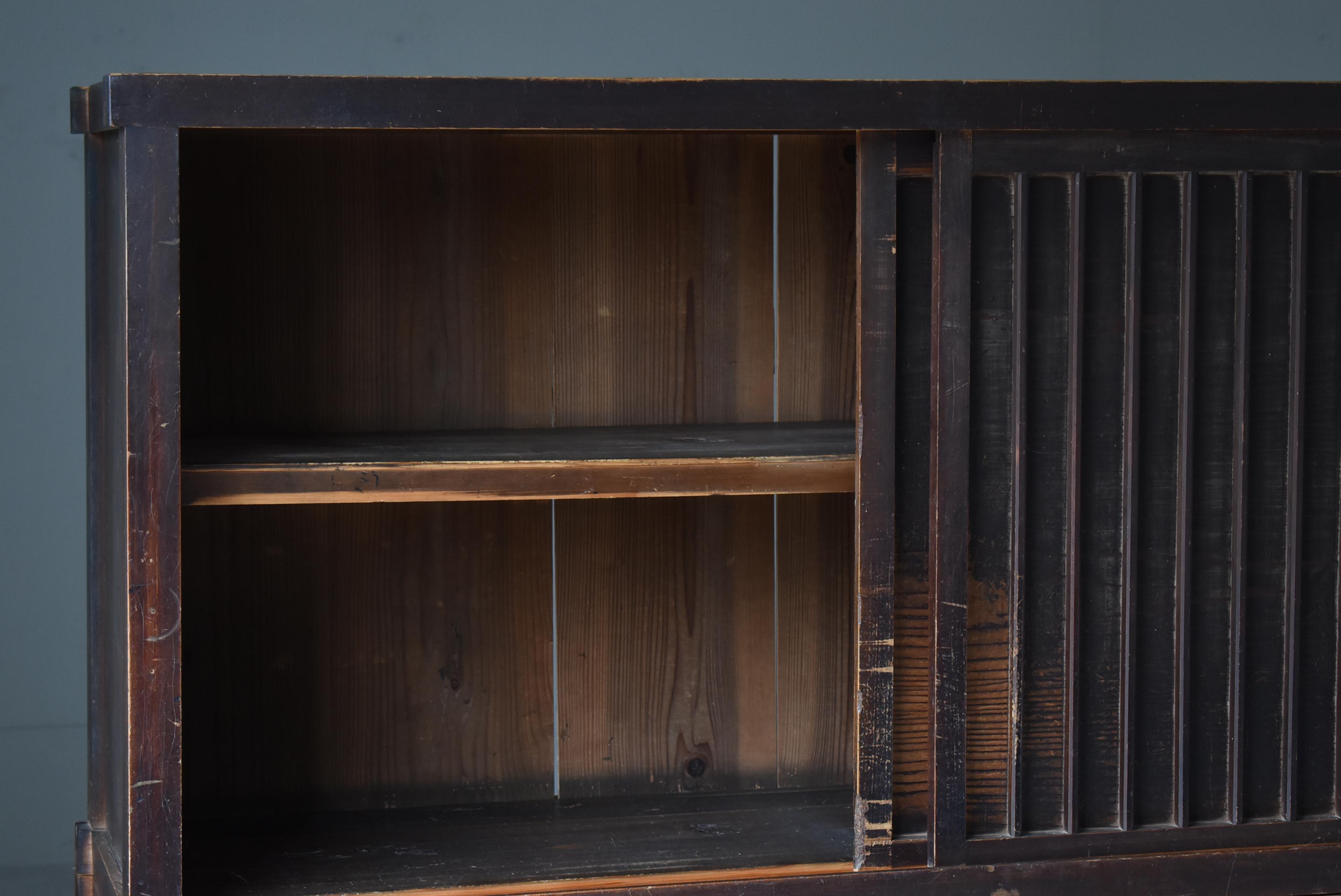 Grand meuble de rangement japonais Tansu 1860s-1920s Wabisabi en vente 2
