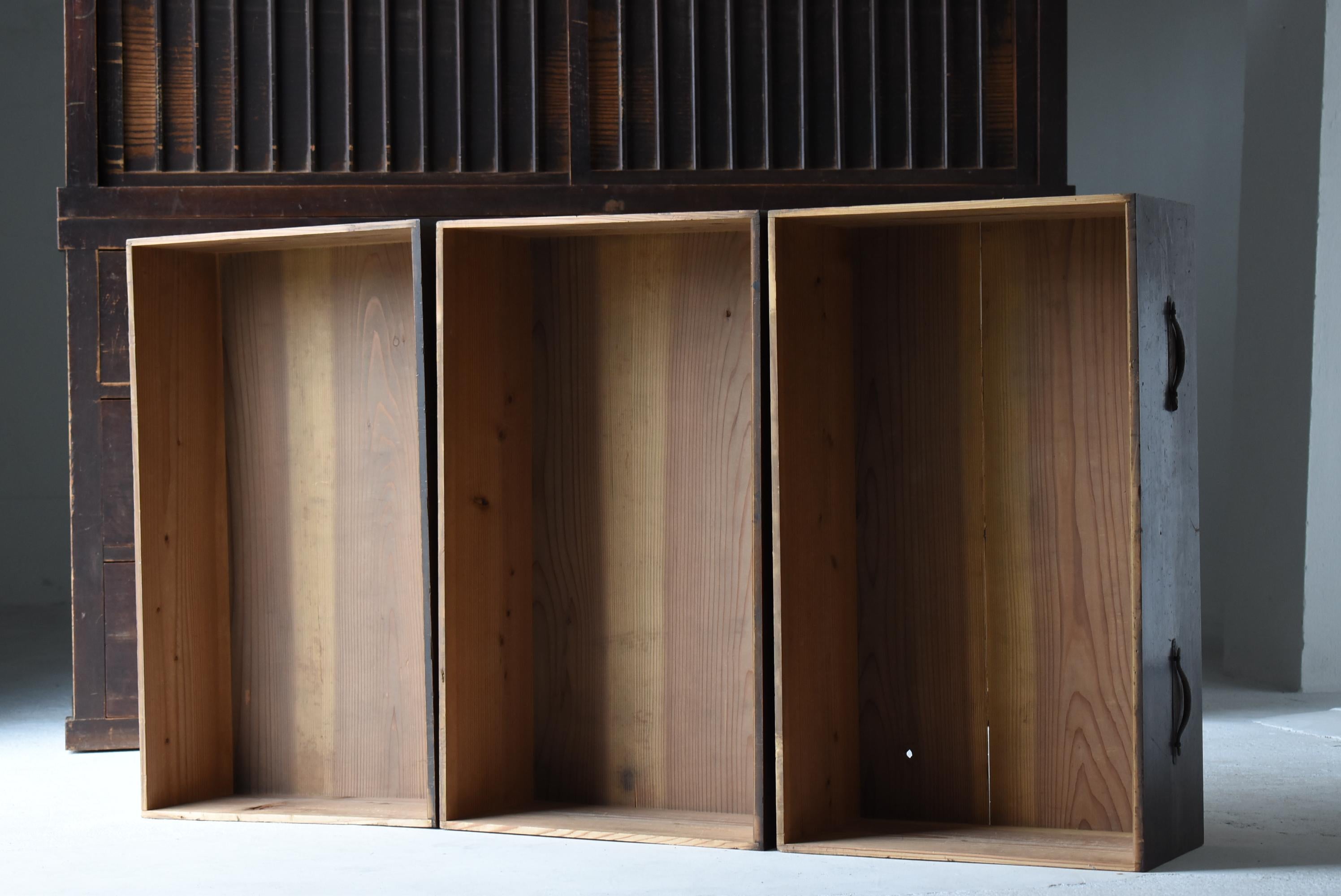 Grand meuble de rangement japonais Tansu 1860s-1920s Wabisabi en vente 4