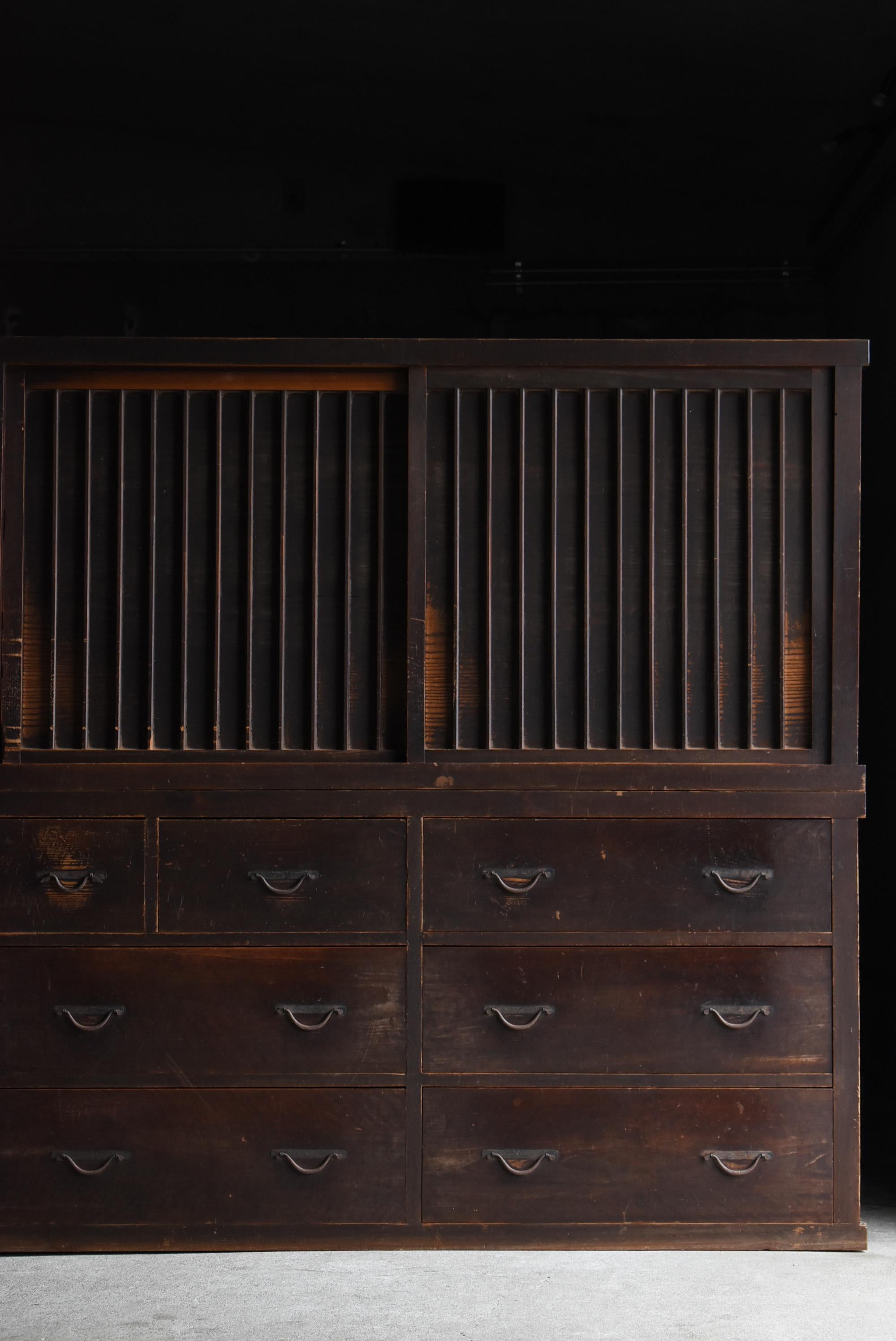 Grand meuble de rangement japonais Tansu 1860s-1920s Wabisabi en vente 8