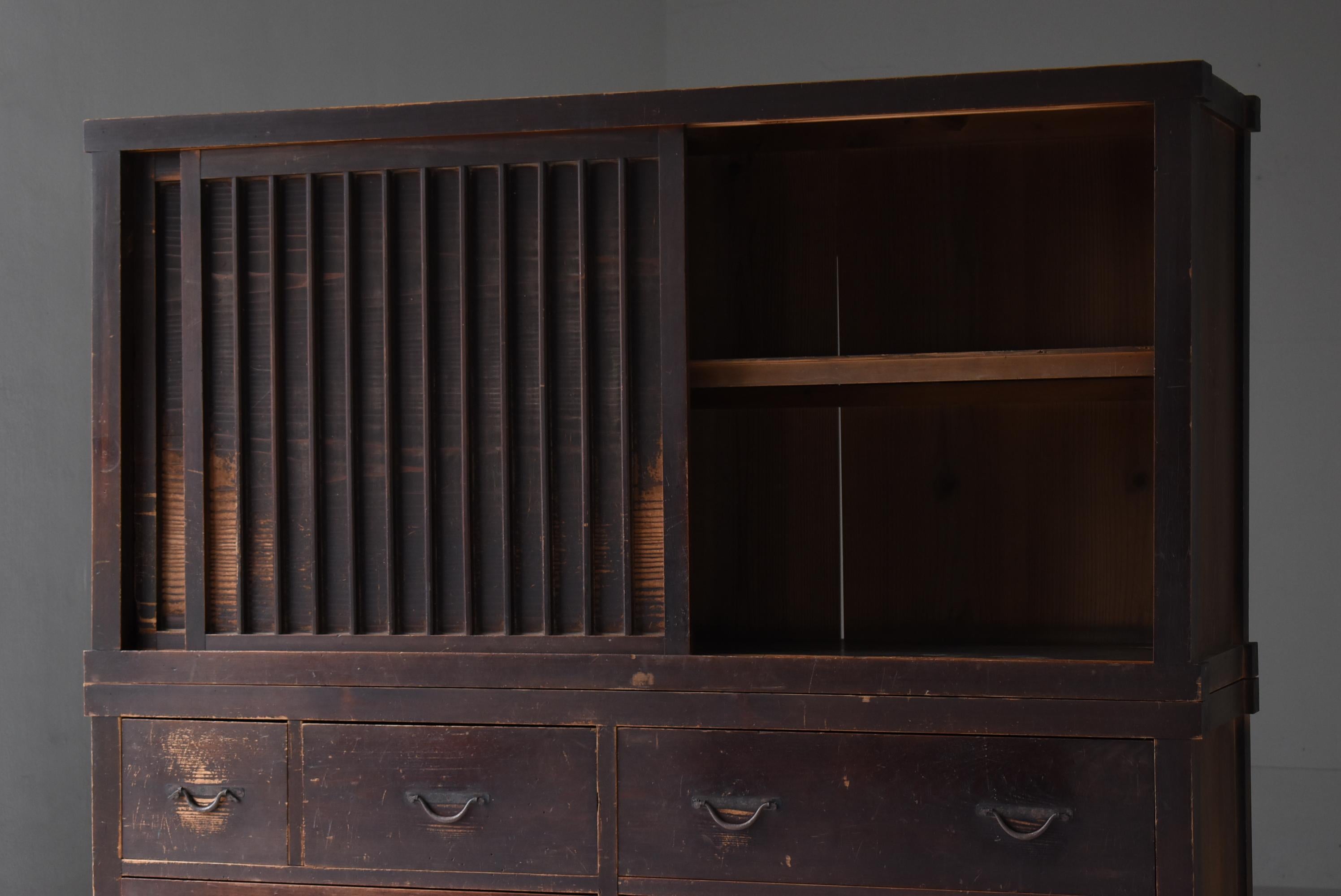 Fer Grand meuble de rangement japonais Tansu 1860s-1920s Wabisabi en vente