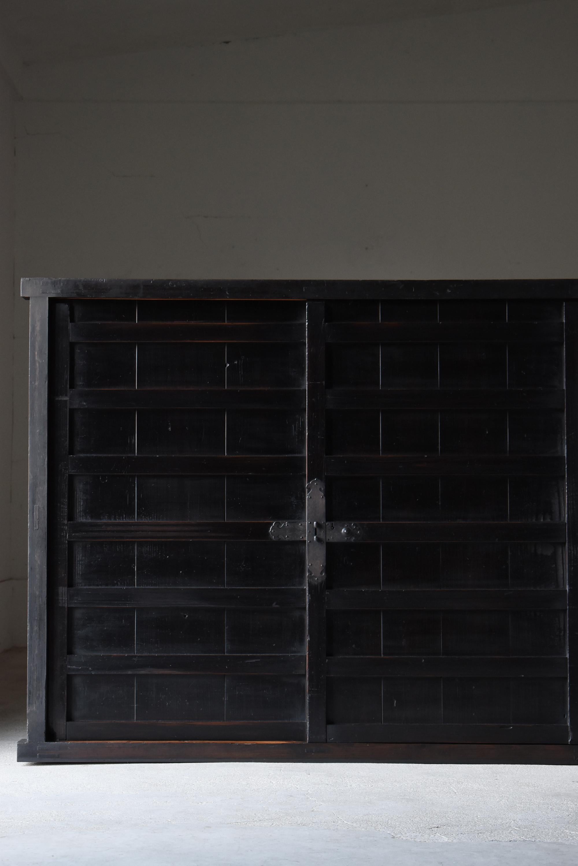 Grand Tansu japonais des années 1890 / buffet Wabi Sabi 10