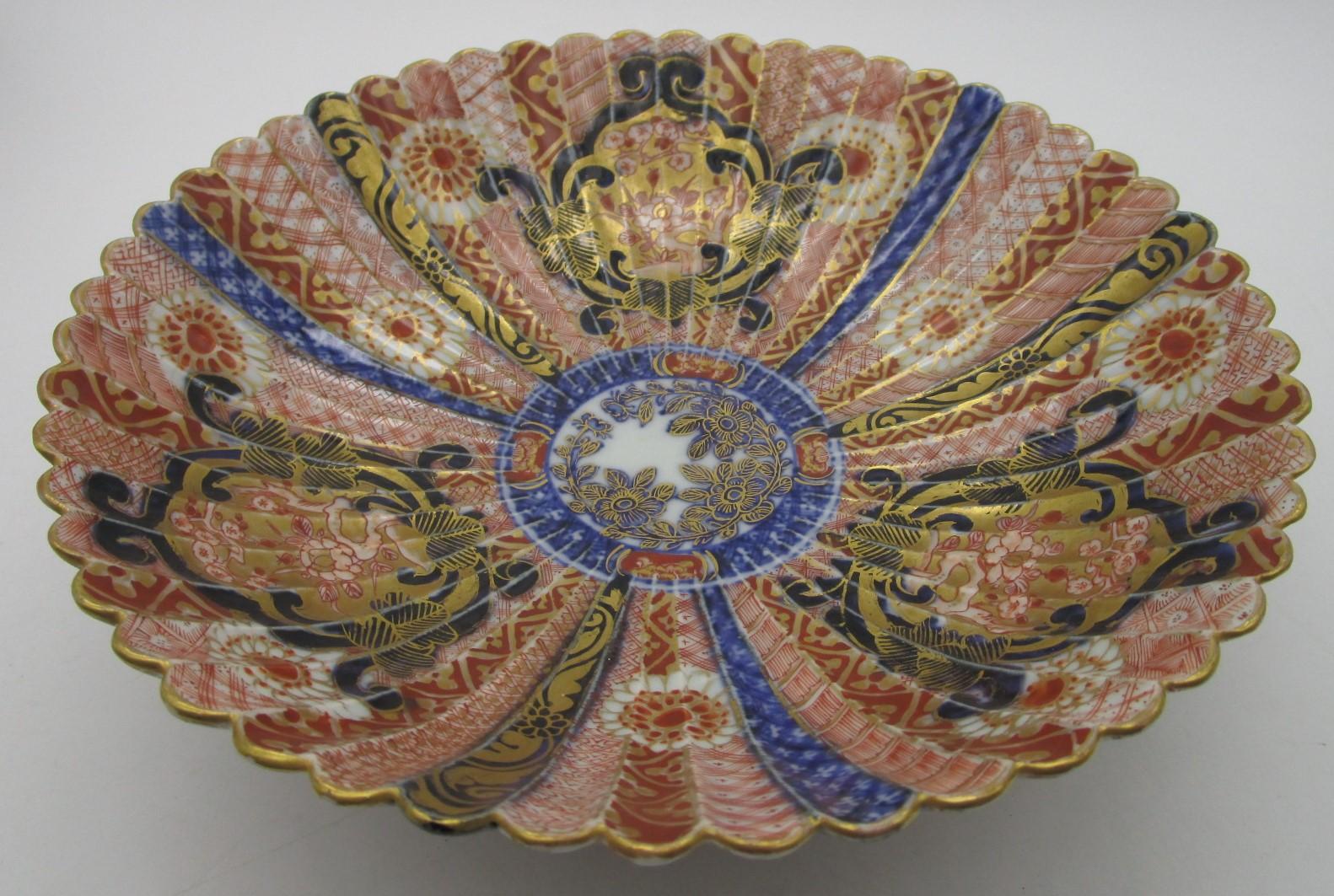 Hand-Painted Japanese Late 19th Century Meiji Raised Imari Porcelain Charger, circa 1875