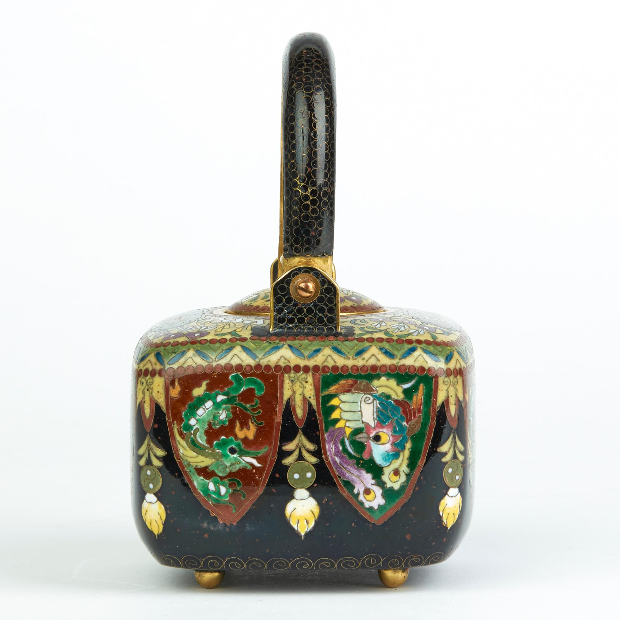 Japanese Exceptional Gilded Metal Cloisonné Teapot, Early 20th Century 5